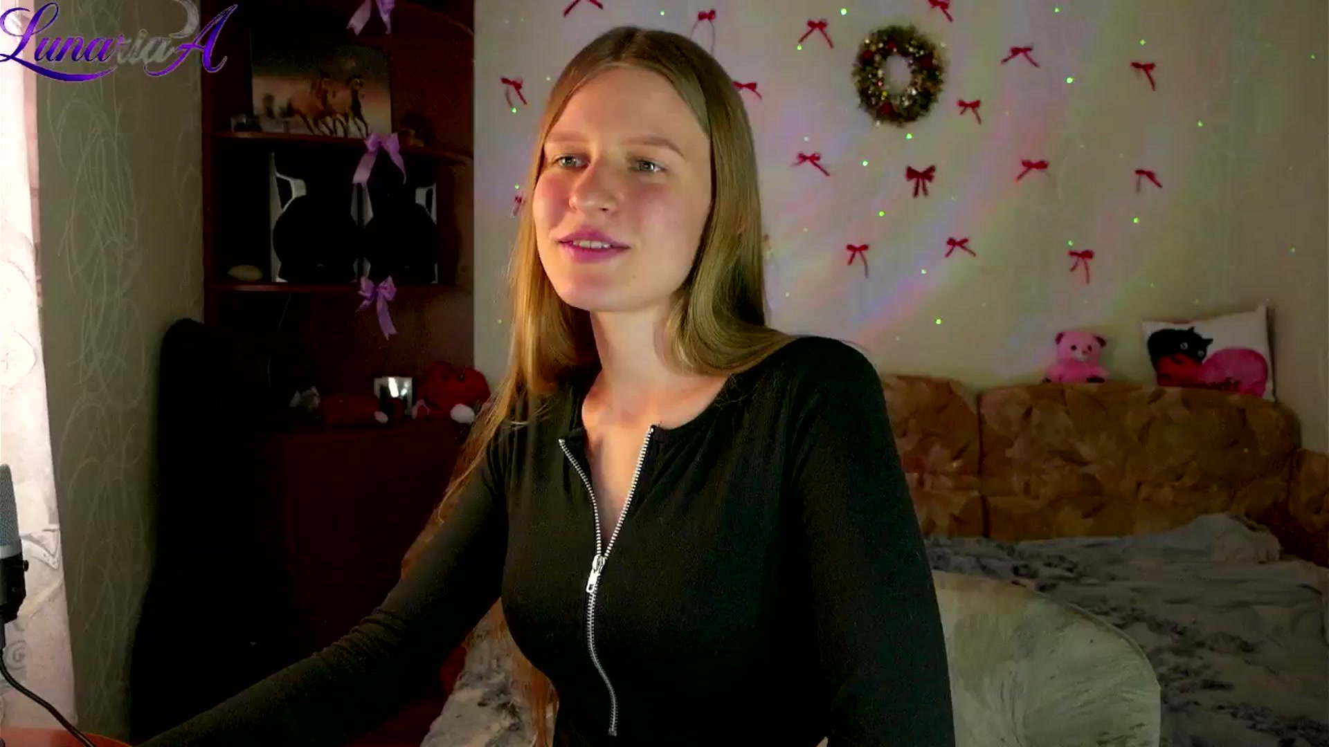 Gallery image thumbnail from Lunaria_a's myfreecams stream on, 04/10/2026, 12:13 image 14 of 20