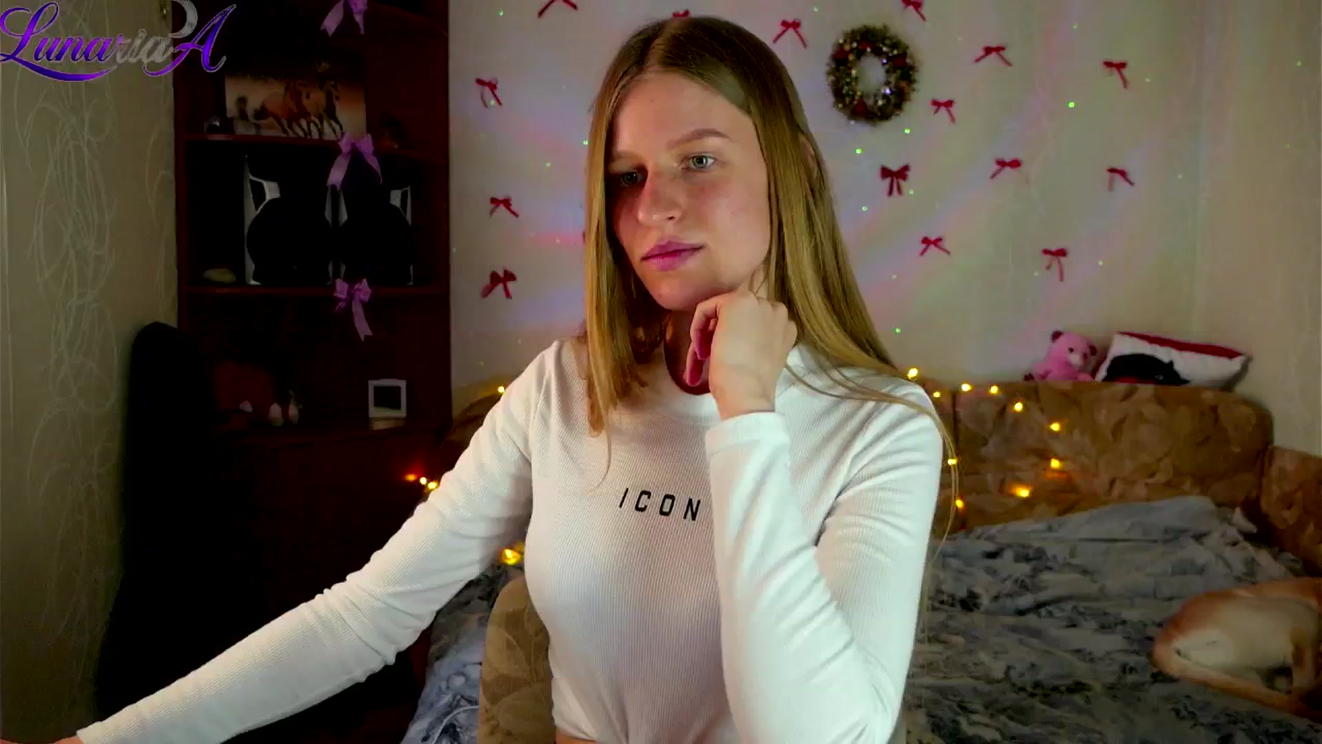 Gallery image thumbnail from Lunaria_a's myfreecams stream on, 04/15/2026, 12:25 image 5 of 20
