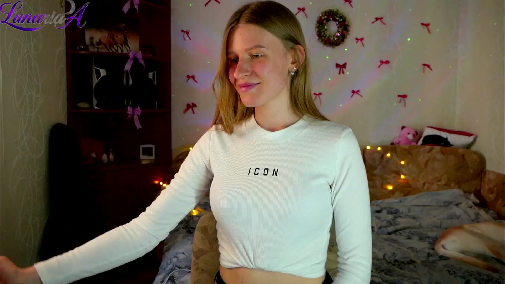 Gallery image thumbnail from Lunaria_a's myfreecams stream on, 04/15/2026, 12:25 image 11 of 20