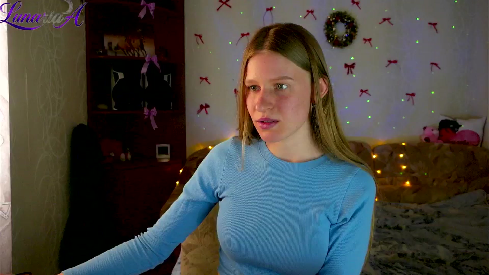 Gallery image thumbnail from Lunaria_a's myfreecams stream on, 04/17/2026, 11:46 image 19 of 20