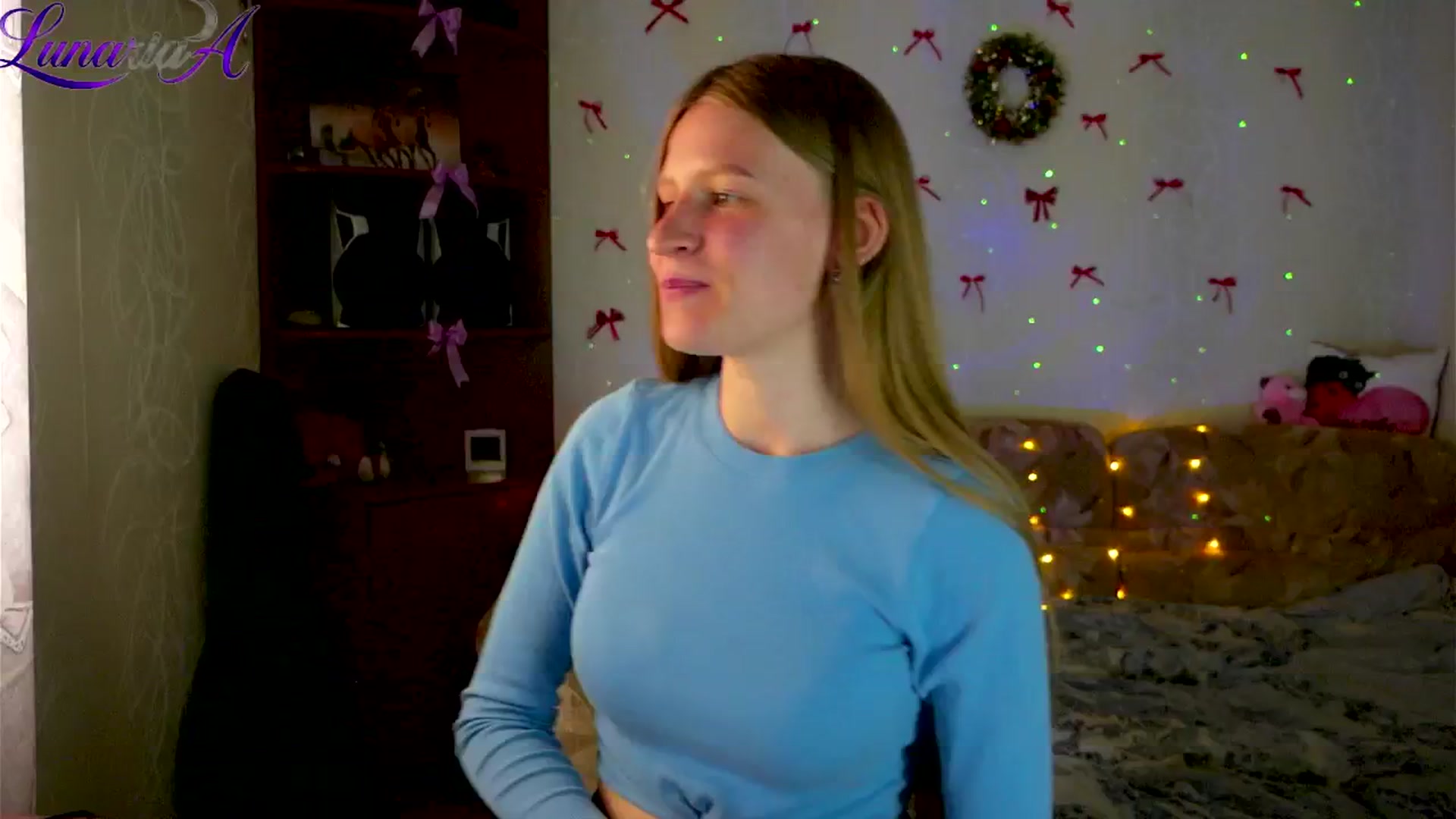 Gallery image thumbnail from Lunaria_a's myfreecams stream on, 04/17/2026, 11:46 image 17 of 20