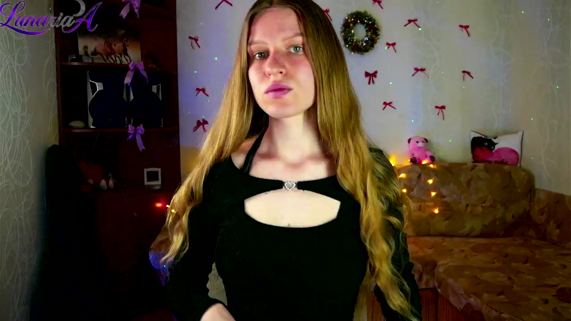 Gallery image thumbnail from Lunaria_a's myfreecams stream on, 04/21/2026, 09:15 image 2 of 20