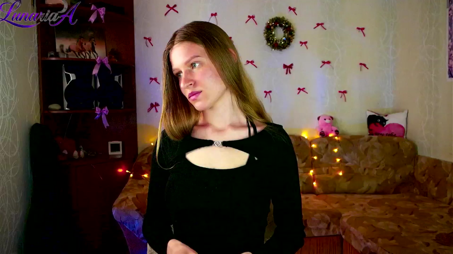 Gallery image thumbnail from Lunaria_a's myfreecams stream on, 04/21/2026, 09:15 image 17 of 20