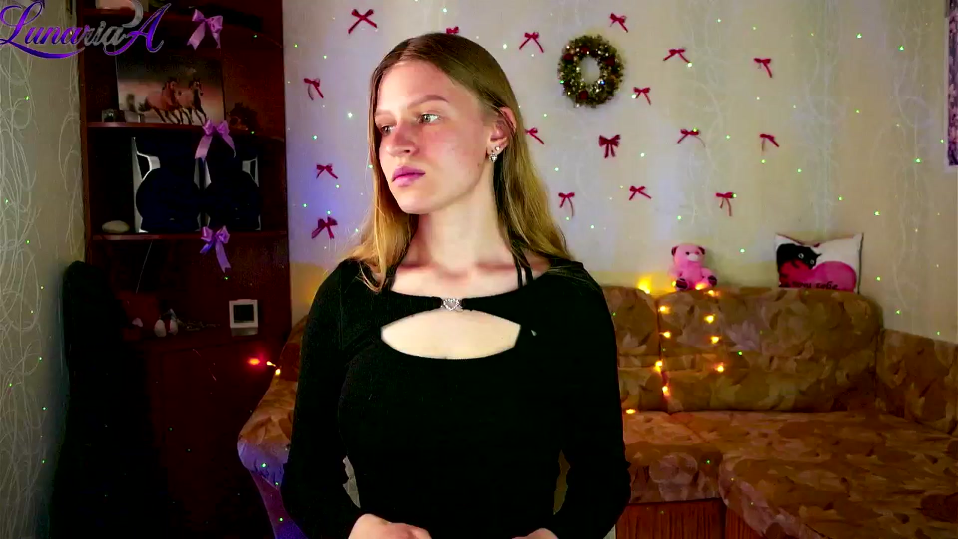 Gallery image thumbnail from Lunaria_a's myfreecams stream on, 04/21/2026, 09:15 image 13 of 20