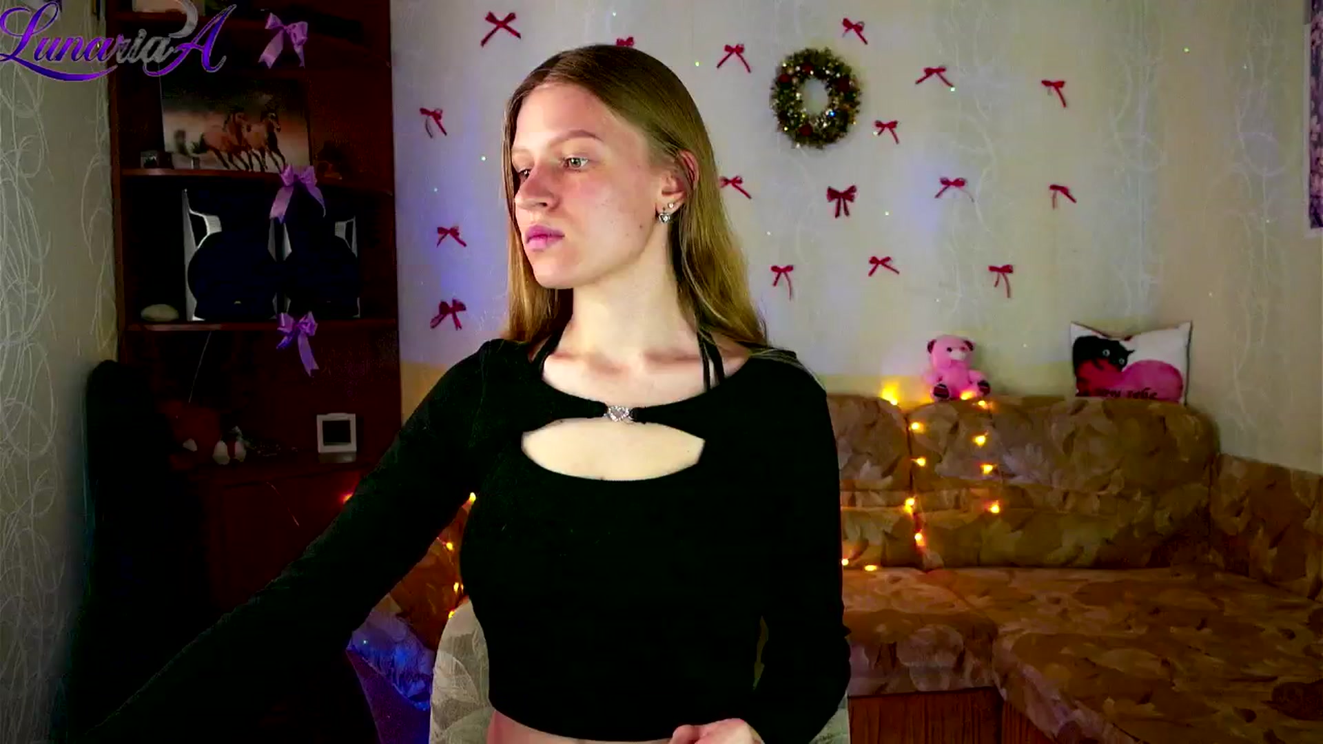 Gallery image thumbnail from Lunaria_a's myfreecams stream on, 04/21/2026, 09:15 image 4 of 20