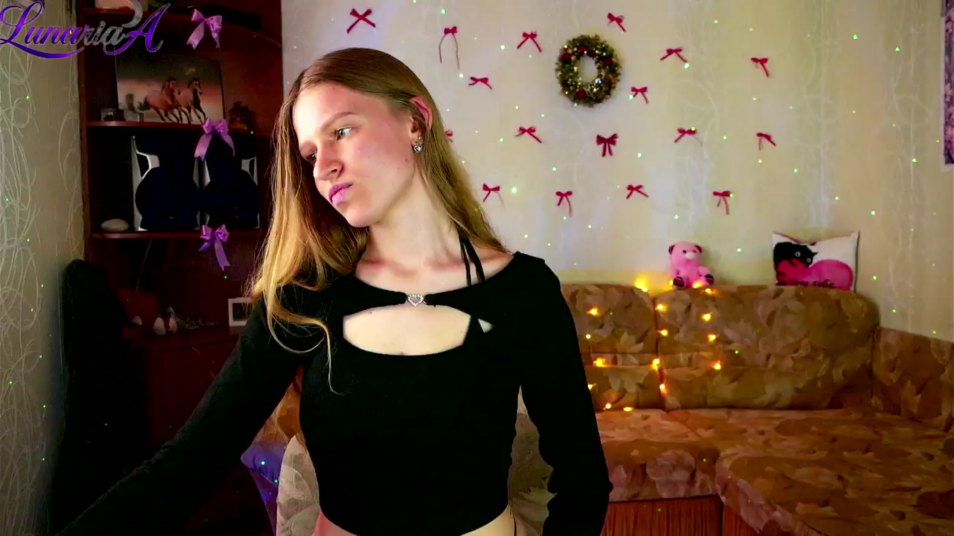 Gallery image thumbnail from Lunaria_a's myfreecams stream on, 04/21/2026, 10:37 image 9 of 20