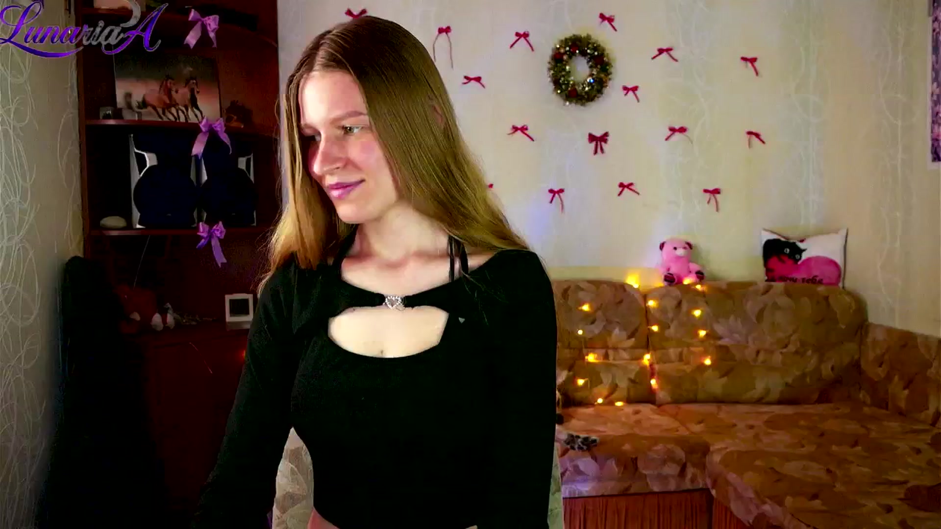 Gallery image thumbnail from Lunaria_a's myfreecams stream on, 04/21/2026, 10:37 image 8 of 20