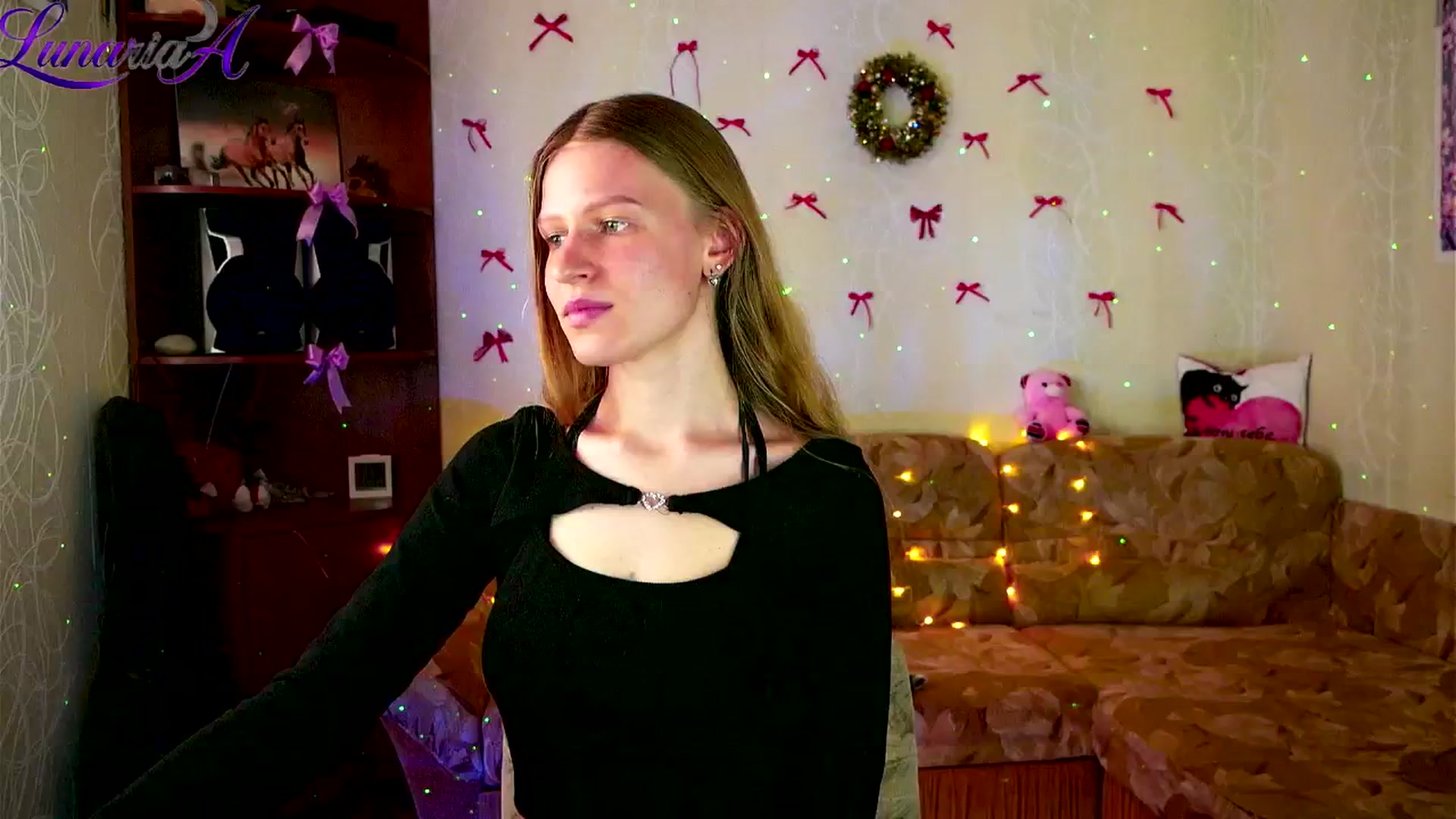Gallery image thumbnail from Lunaria_a's myfreecams stream on, 04/21/2026, 10:37 image 5 of 20