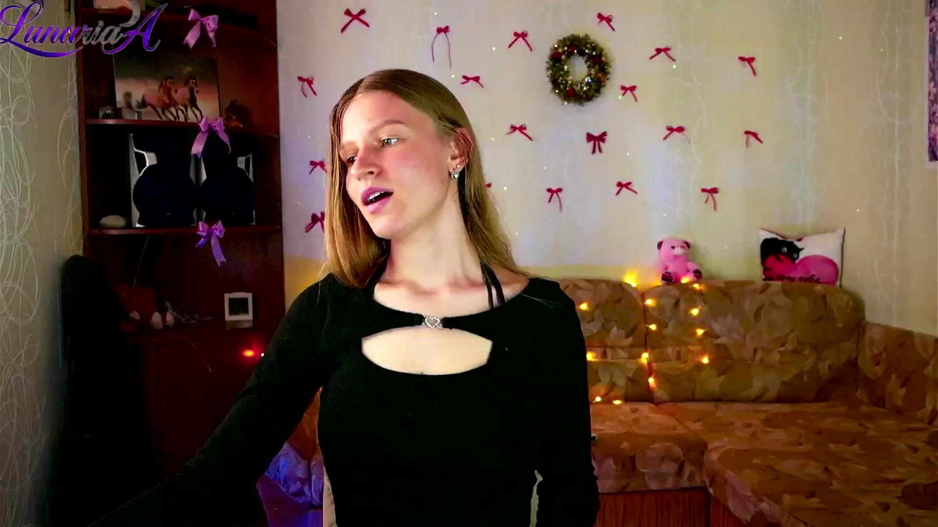 Gallery image thumbnail from Lunaria_a's myfreecams stream on, 04/21/2026, 10:37 image 6 of 20
