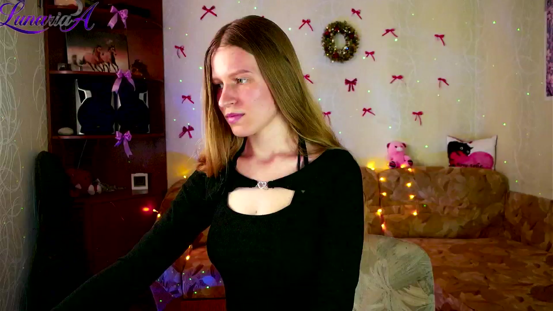 Gallery image thumbnail from Lunaria_a's myfreecams stream on, 04/21/2026, 10:37 image 14 of 20