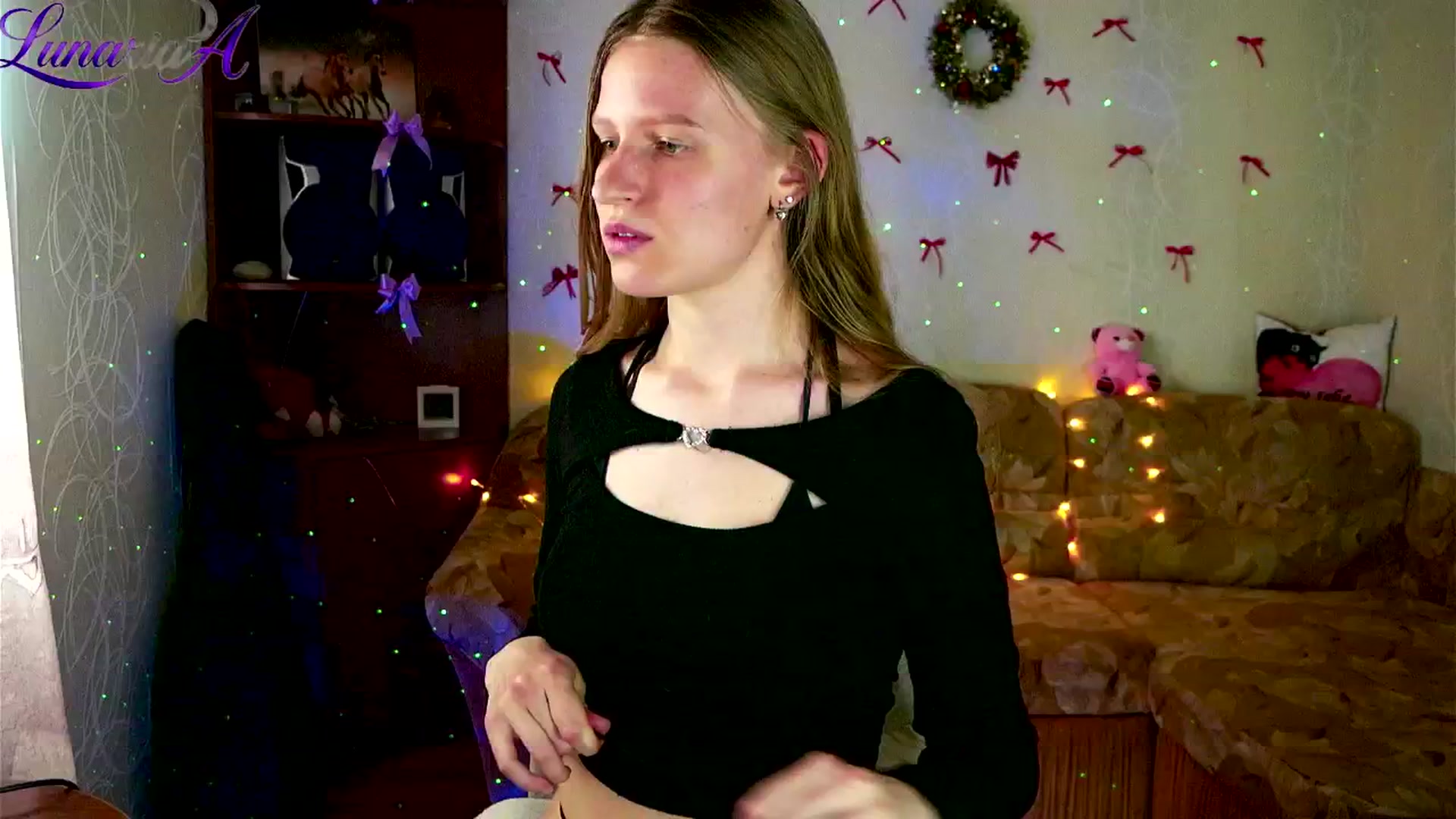 Gallery image thumbnail from Lunaria_a's myfreecams stream on, 04/21/2026, 12:53 image 13 of 20