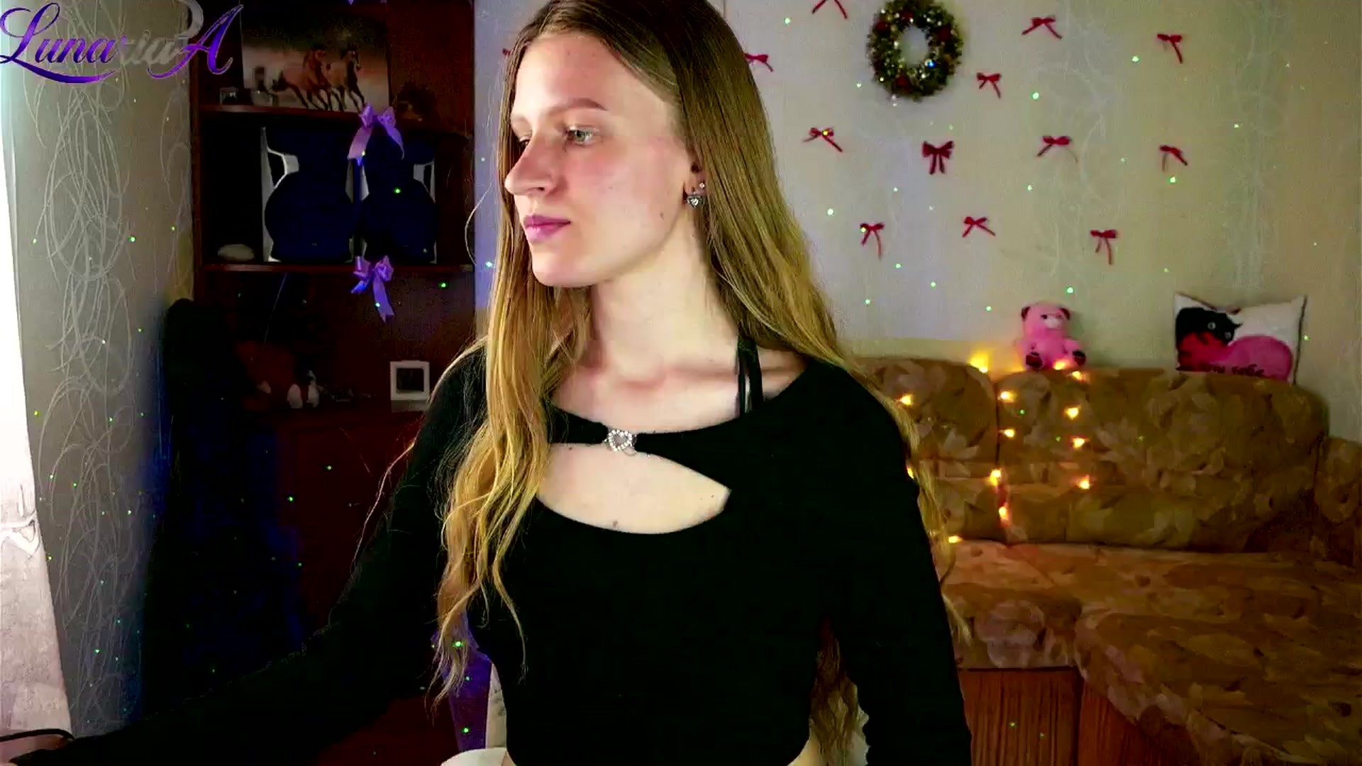 Gallery image thumbnail from Lunaria_a's myfreecams stream on, 04/21/2026, 12:53 image 4 of 20