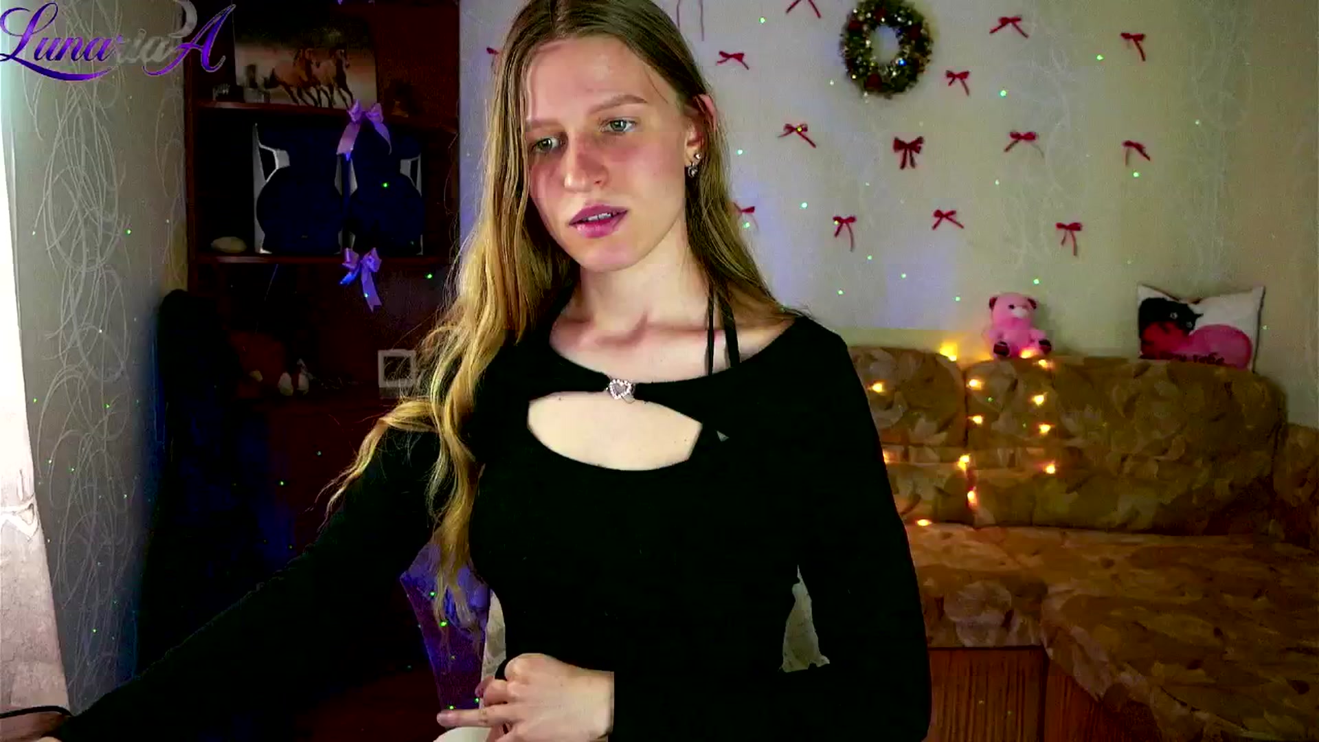 Gallery image thumbnail from Lunaria_a's myfreecams stream on, 04/21/2026, 12:53 image 9 of 20