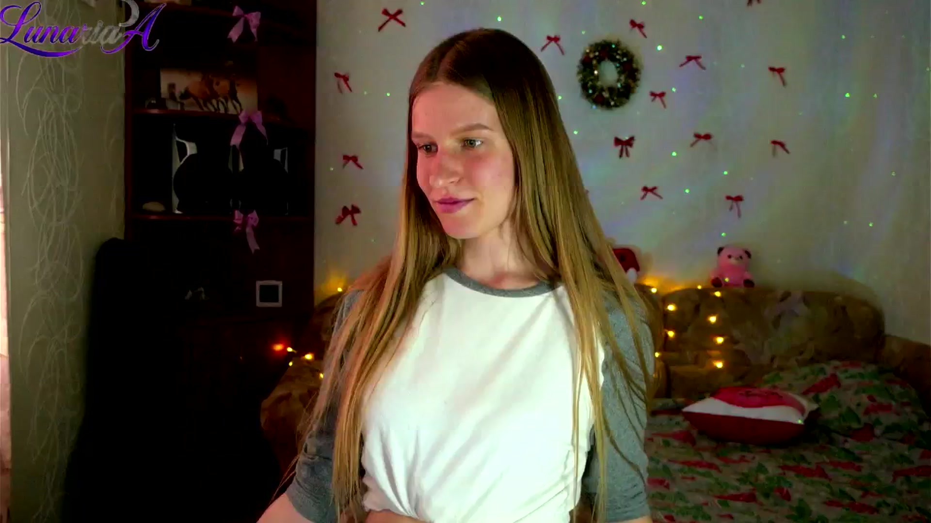 Gallery image thumbnail from Lunaria_a's myfreecams stream on, 04/22/2026, 11:58 image 18 of 20
