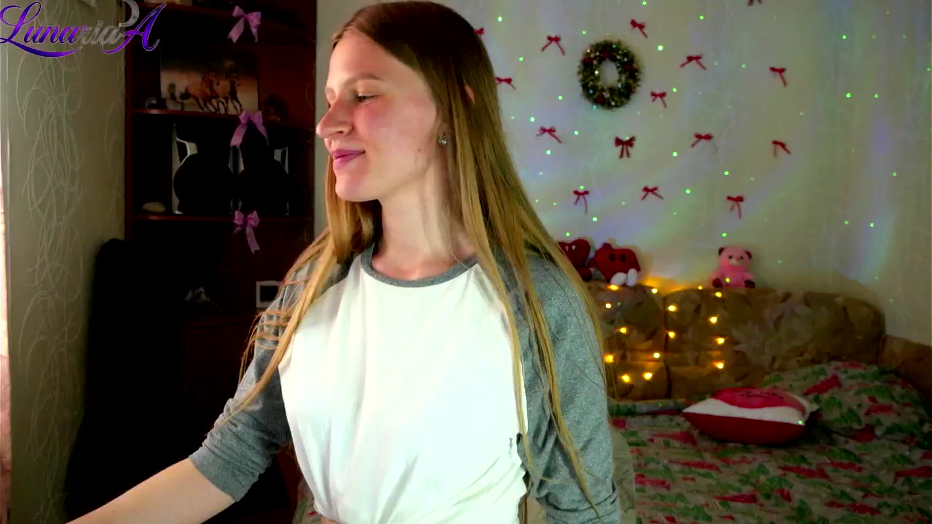 Gallery image thumbnail from Lunaria_a's myfreecams stream on, 04/22/2026, 11:58 image 11 of 20