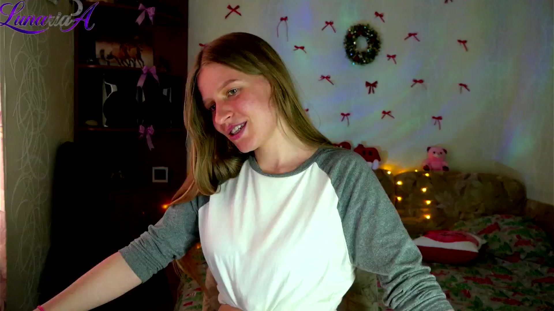 Gallery image thumbnail from Lunaria_a's myfreecams stream on, 04/22/2026, 11:58 image 19 of 20