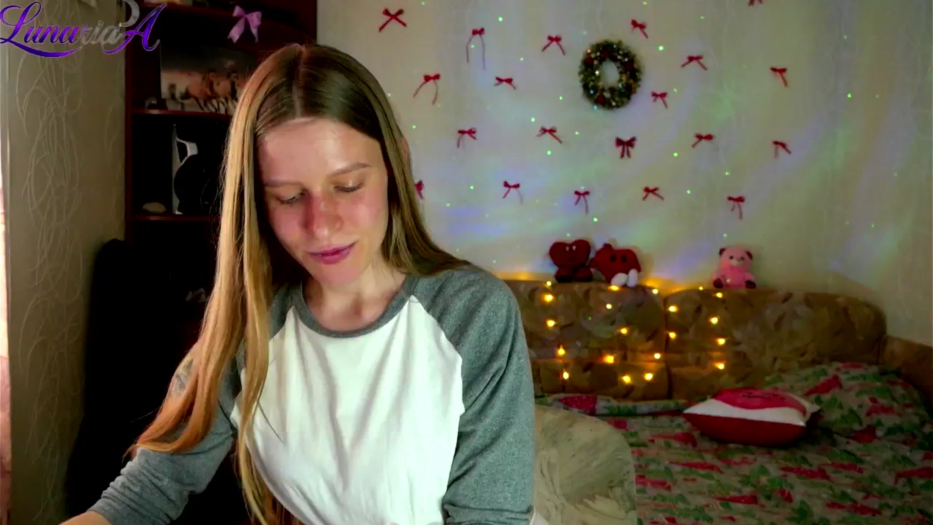 Gallery image thumbnail from Lunaria_a's myfreecams stream on, 04/22/2026, 11:58 image 10 of 20