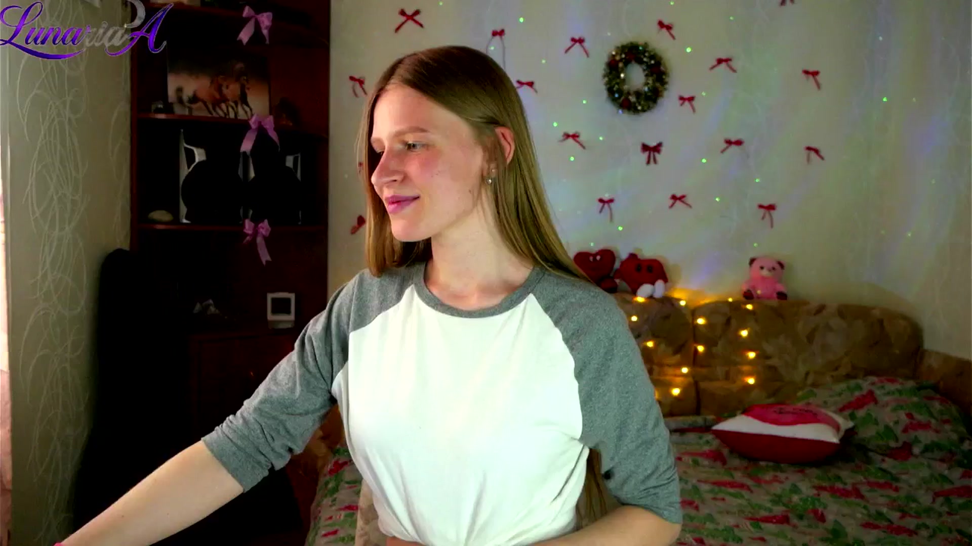 Gallery image thumbnail from Lunaria_a's myfreecams stream on, 04/22/2026, 11:58 image 5 of 20