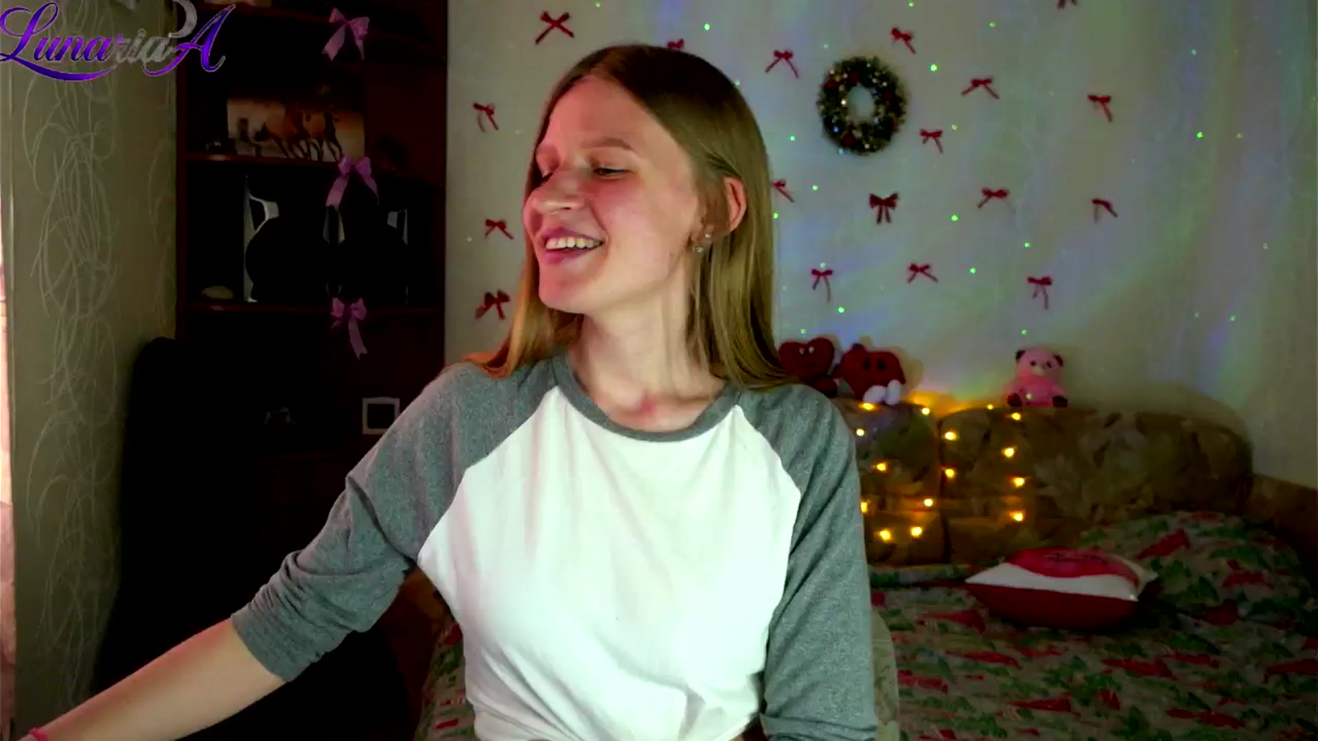 Gallery image thumbnail from Lunaria_a's myfreecams stream on, 04/22/2026, 11:58 image 20 of 20