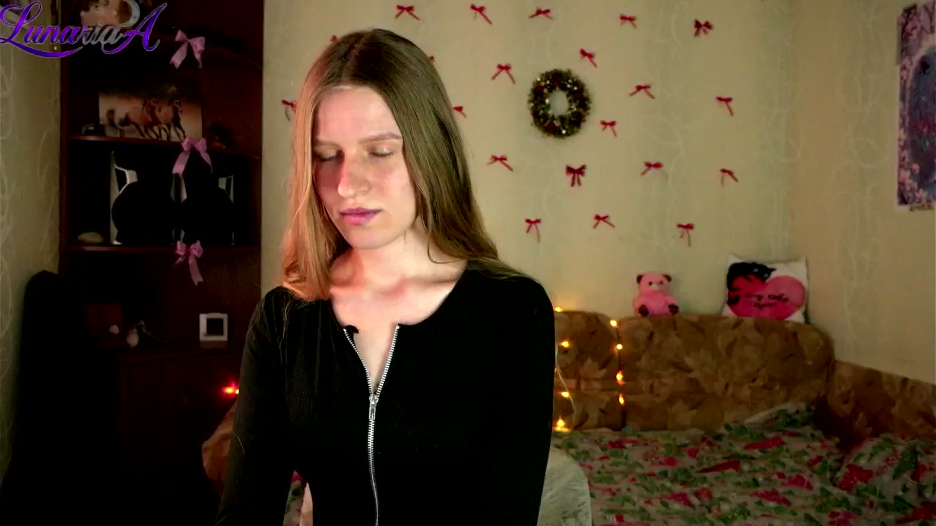 Gallery image thumbnail from Lunaria_a's myfreecams stream on, 04/23/2026, 08:39 image 19 of 20