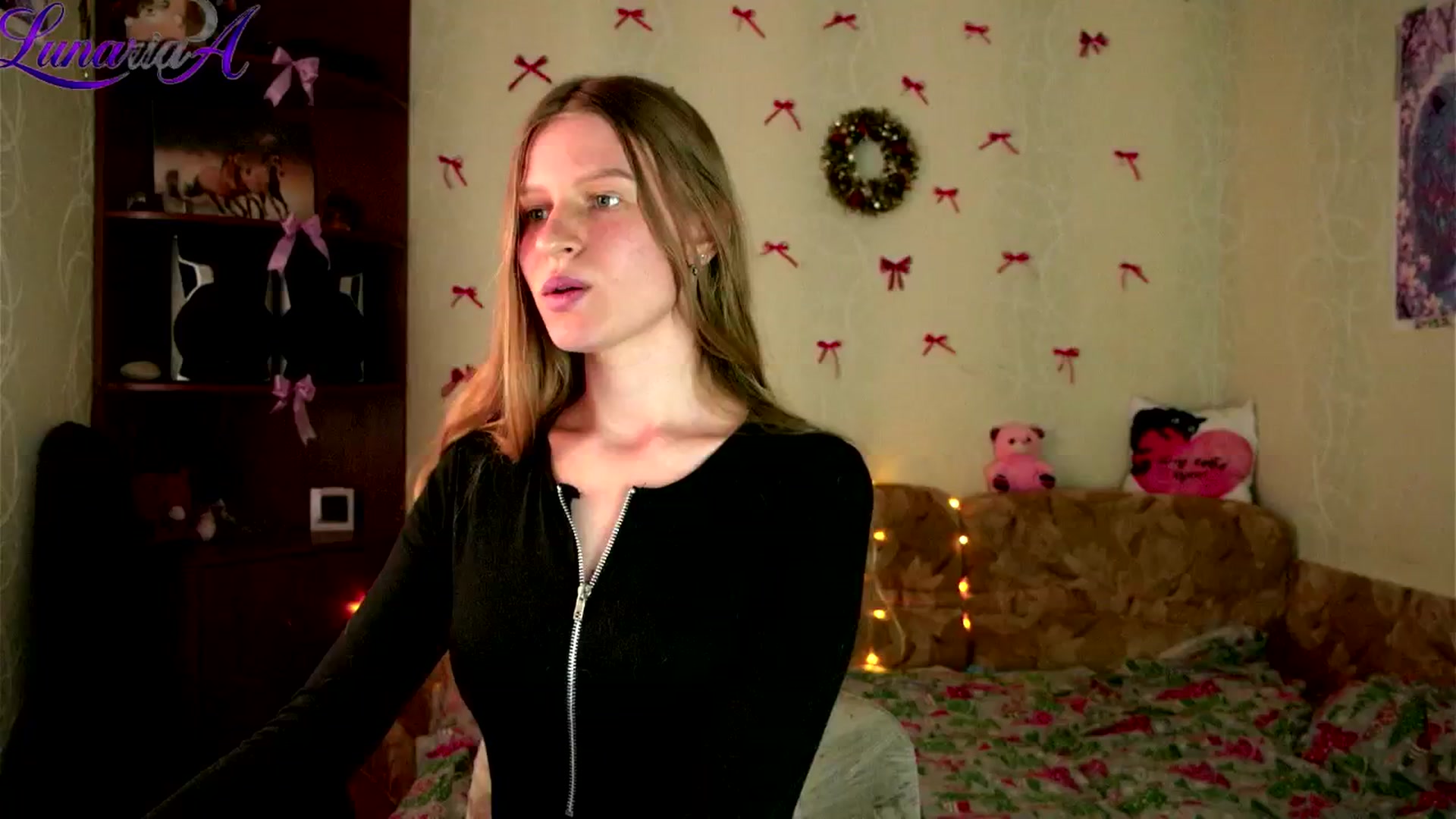 Gallery image thumbnail from Lunaria_a's myfreecams stream on, 04/23/2026, 08:39 image 18 of 20