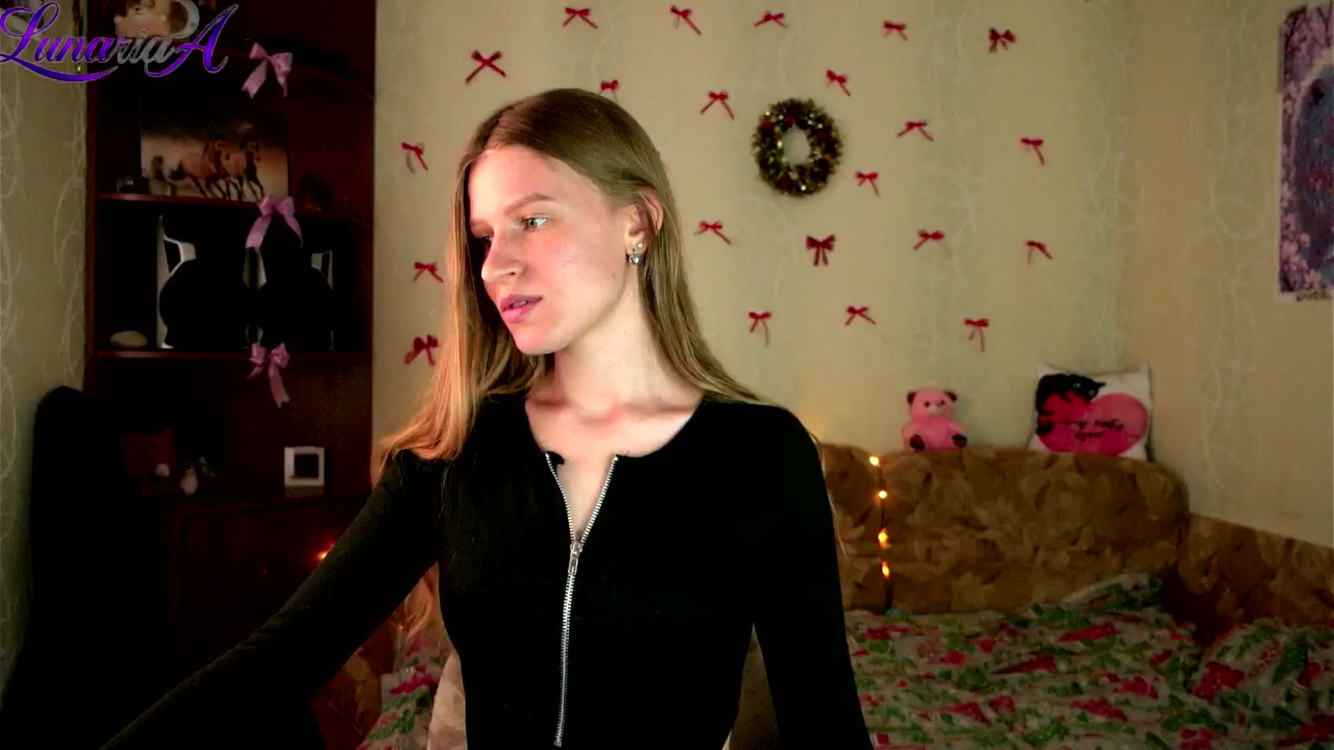 Gallery image thumbnail from Lunaria_a's myfreecams stream on, 04/23/2026, 08:39 image 12 of 20