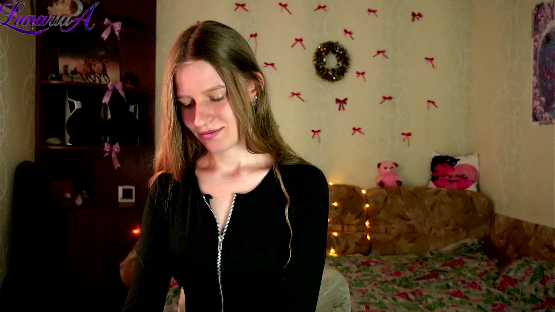 Gallery image thumbnail from Lunaria_a's myfreecams stream on, 04/23/2026, 08:39 image 17 of 20
