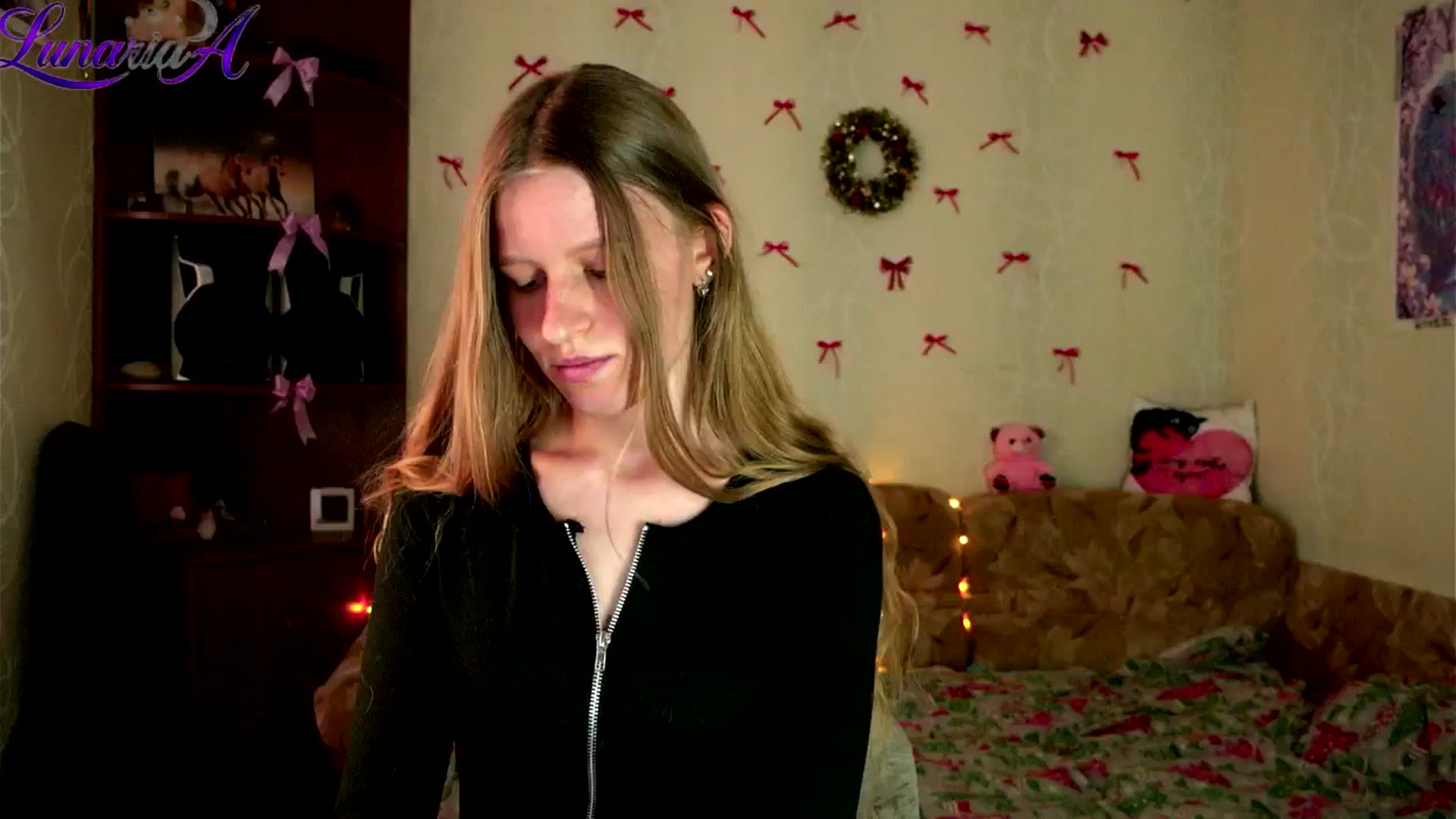 Gallery image thumbnail from Lunaria_a's myfreecams stream on, 04/23/2026, 08:39 image 5 of 20
