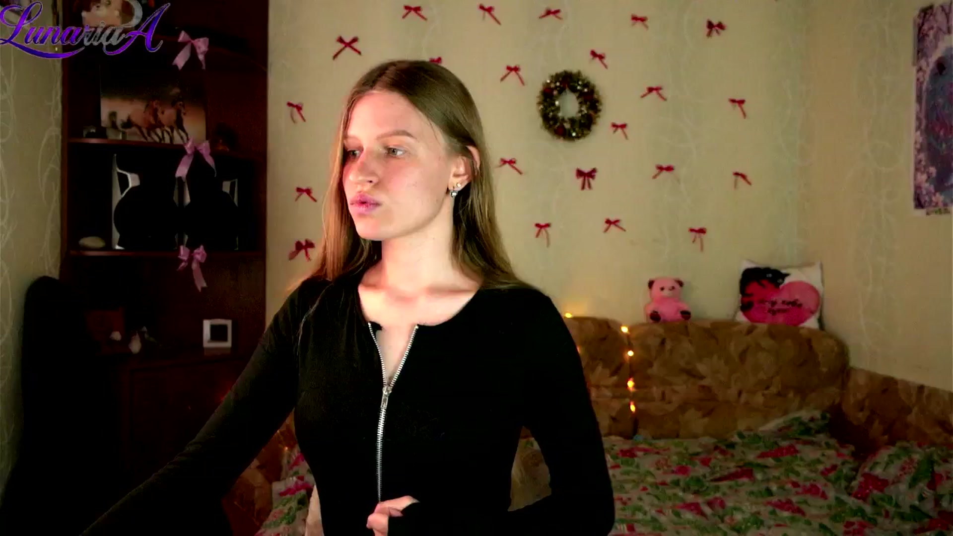 Gallery image thumbnail from Lunaria_a's myfreecams stream on, 04/23/2026, 08:39 image 9 of 20