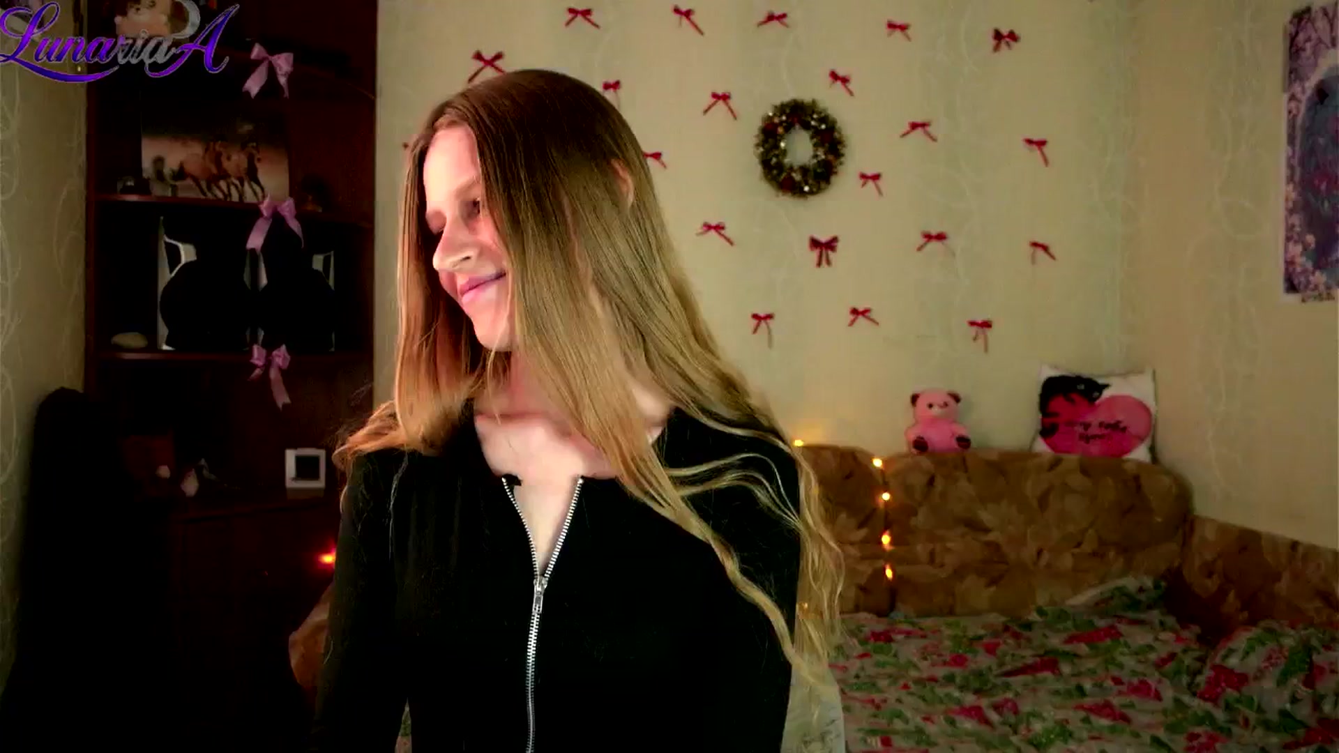 Gallery image thumbnail from Lunaria_a's myfreecams stream on, 04/23/2026, 08:39 image 6 of 20