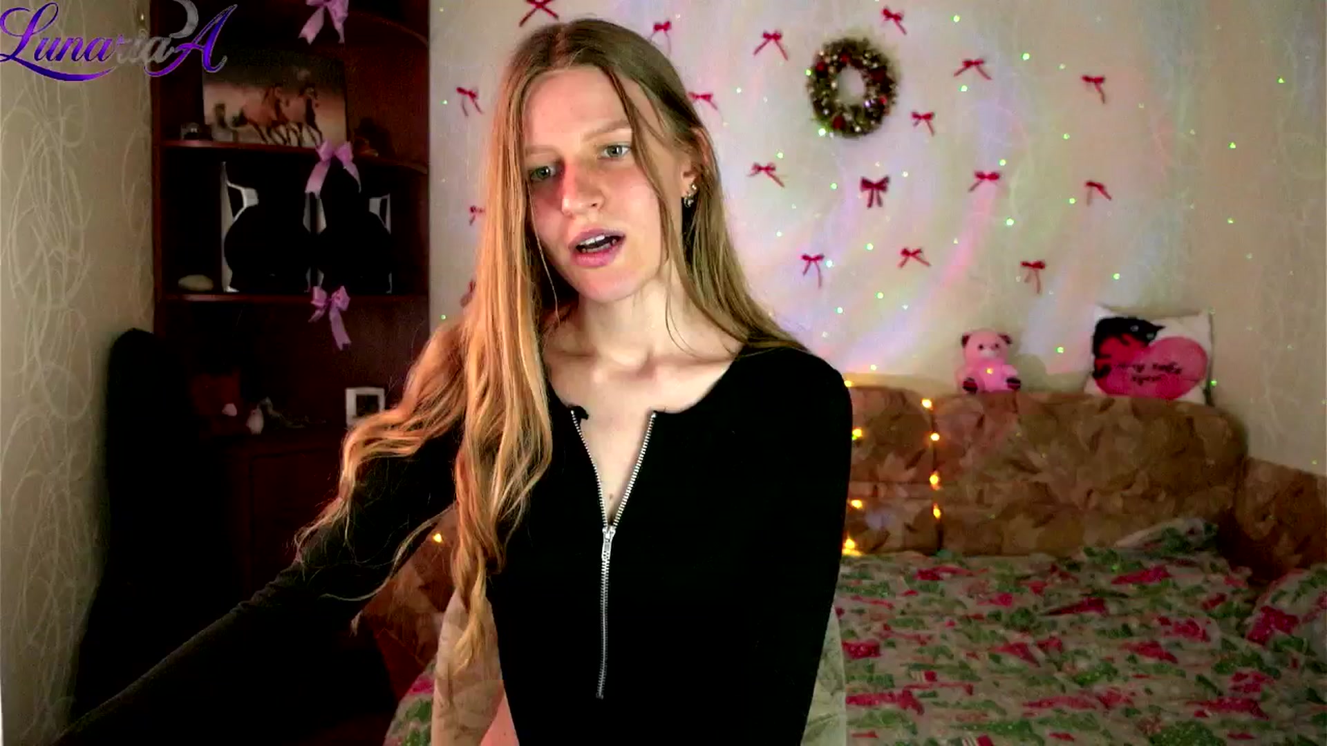 Gallery image thumbnail from Lunaria_a's myfreecams stream on, 04/23/2026, 11:29 image 2 of 20