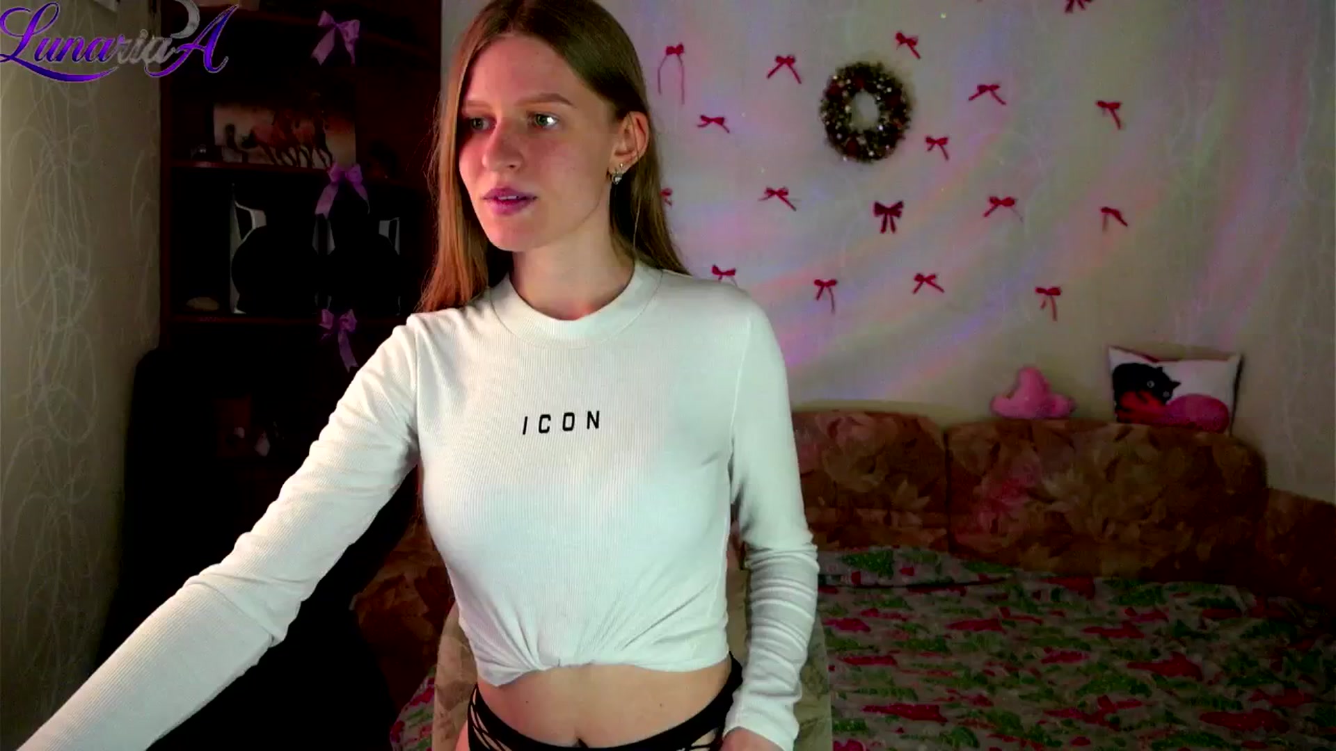 Gallery image thumbnail from Lunaria_a's myfreecams stream on, 04/27/2026, 09:27 image 8 of 20