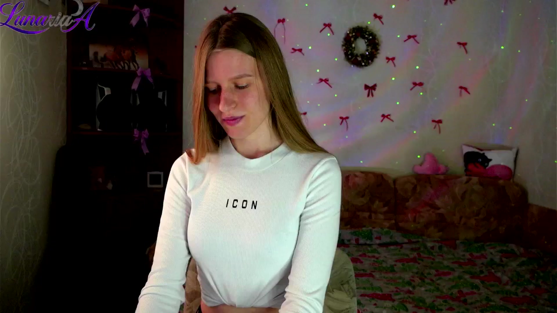 Gallery image thumbnail from Lunaria_a's myfreecams stream on, 04/27/2026, 09:27 image 16 of 20