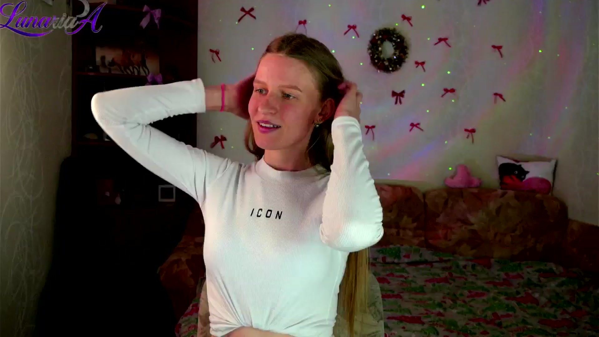 Gallery image thumbnail from Lunaria_a's myfreecams stream on, 04/27/2026, 09:27 image 12 of 20