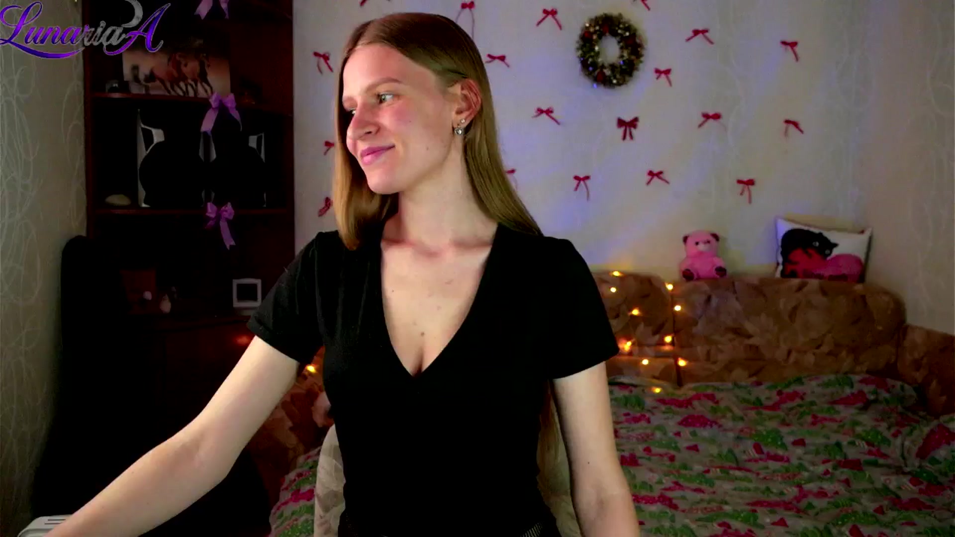 Gallery image thumbnail from Lunaria_a's myfreecams stream on, 04/29/2026, 08:58 image 3 of 20