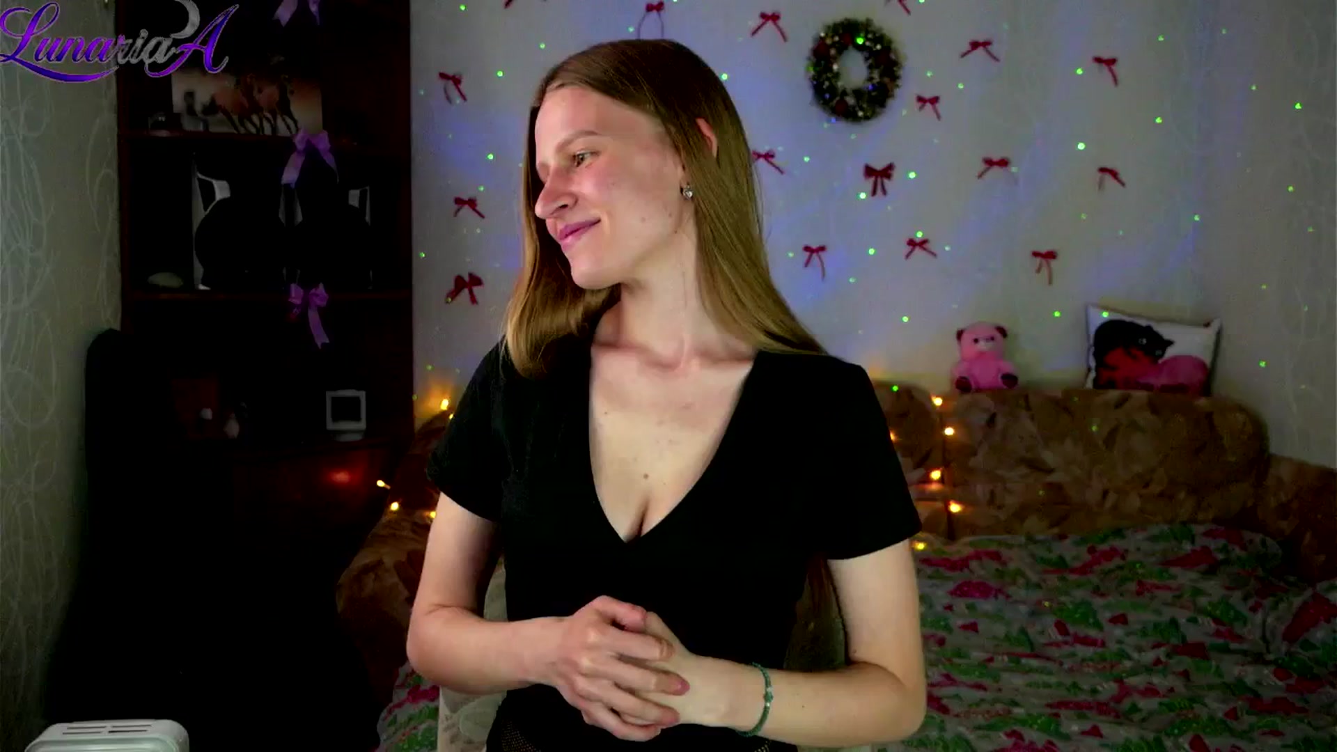 Gallery image thumbnail from Lunaria_a's myfreecams stream on, 04/29/2026, 08:58 image 16 of 20