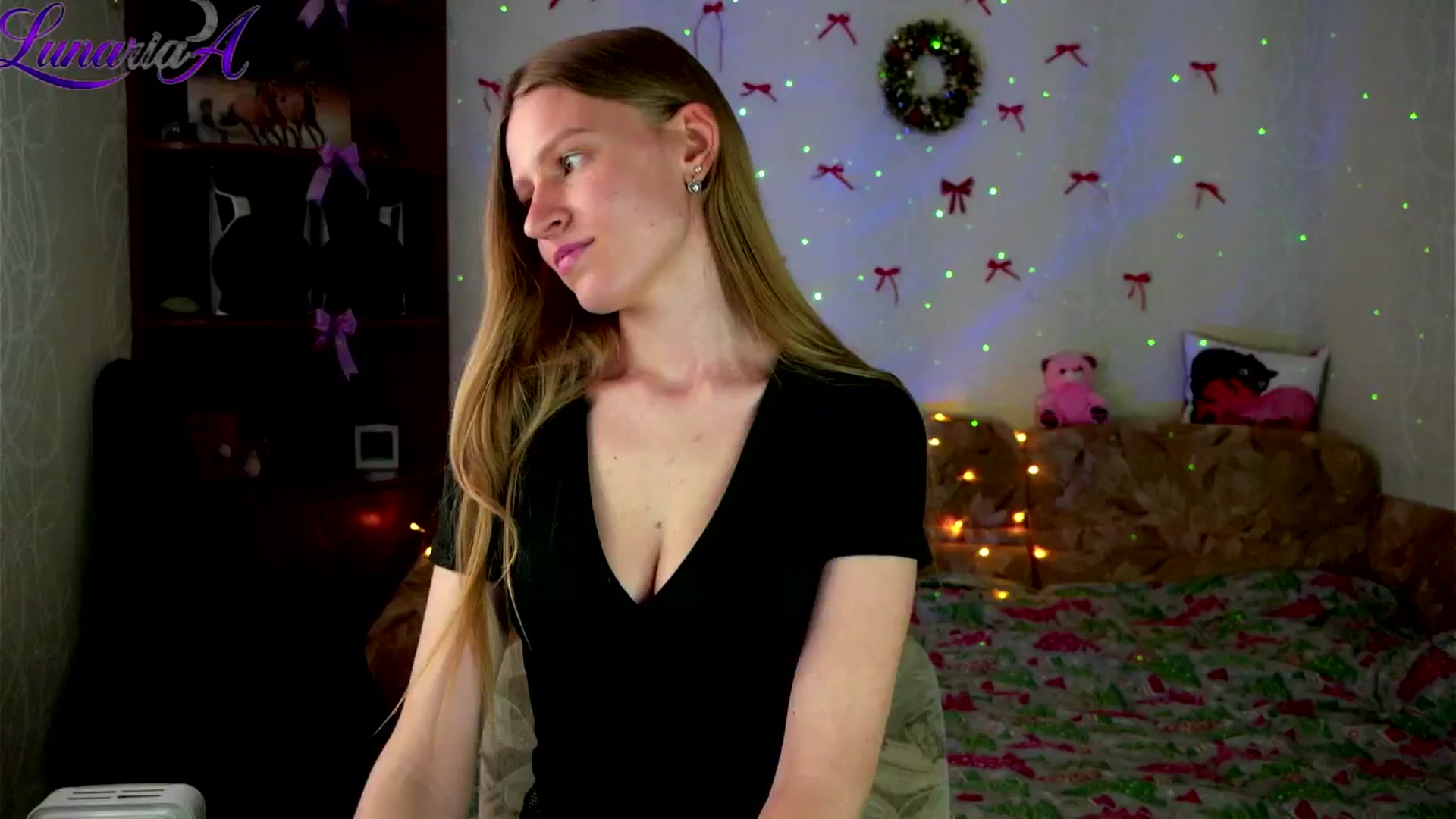 Gallery image thumbnail from Lunaria_a's myfreecams stream on, 04/29/2026, 08:58 image 9 of 20