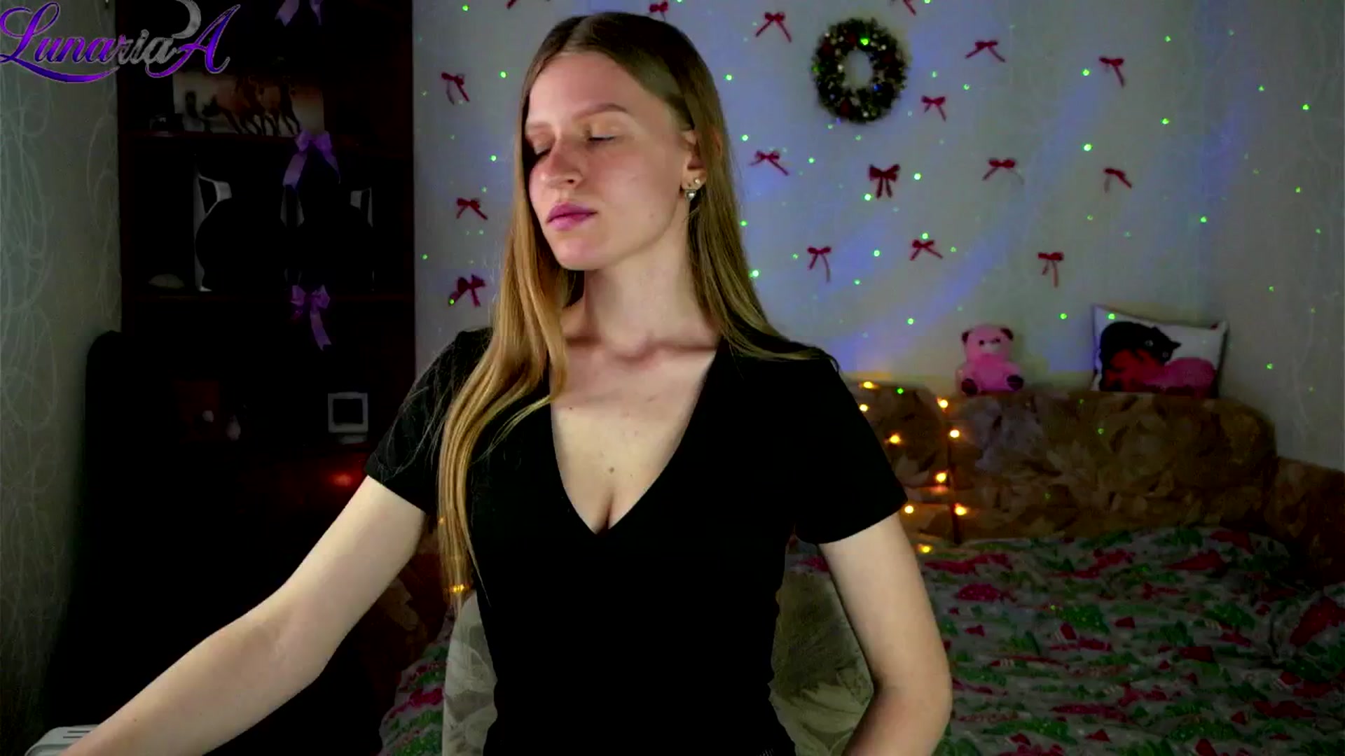 Gallery image thumbnail from Lunaria_a's myfreecams stream on, 04/29/2026, 08:58 image 8 of 20