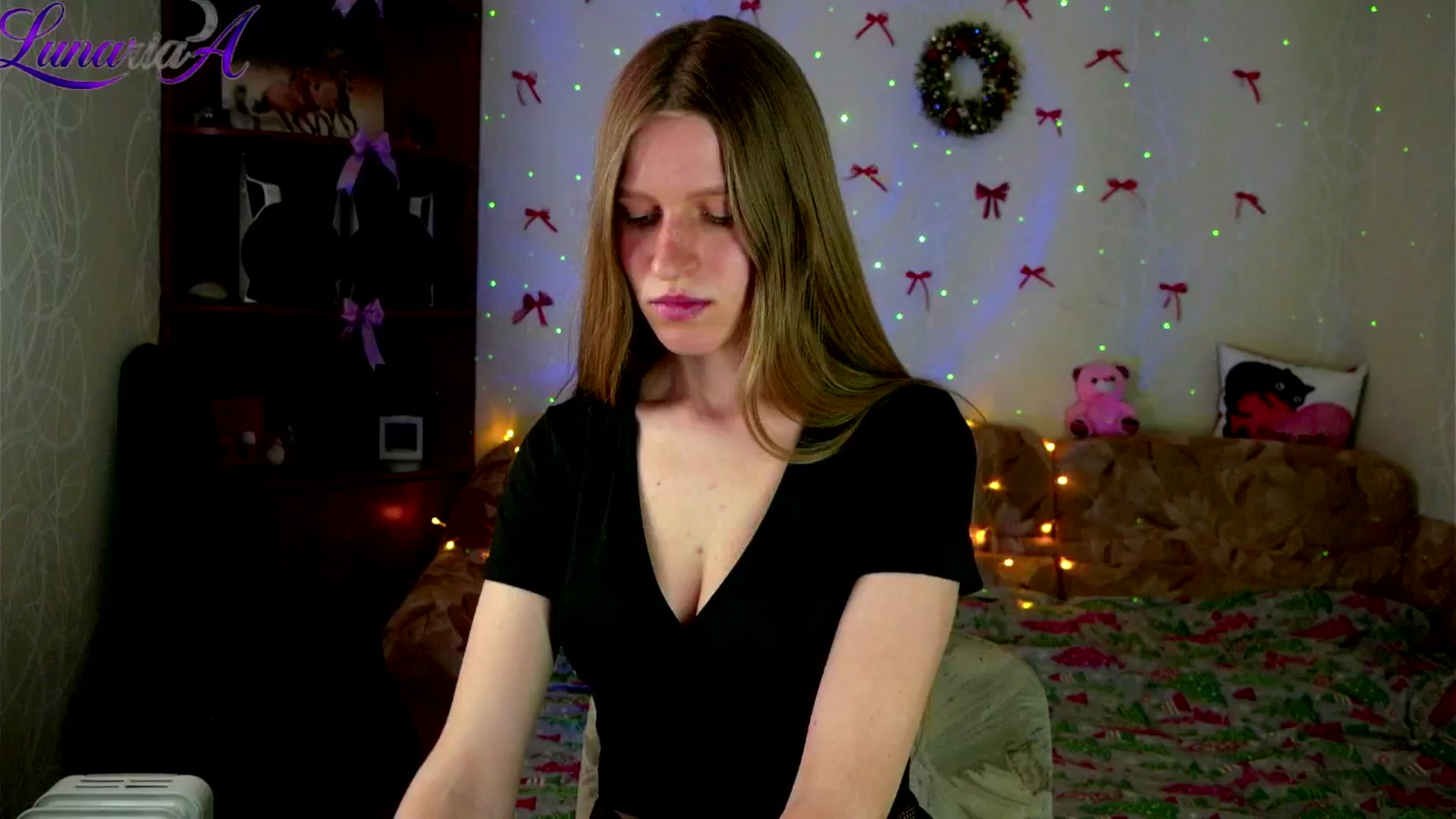 Gallery image thumbnail from Lunaria_a's myfreecams stream on, 04/29/2026, 11:06 image 1 of 20