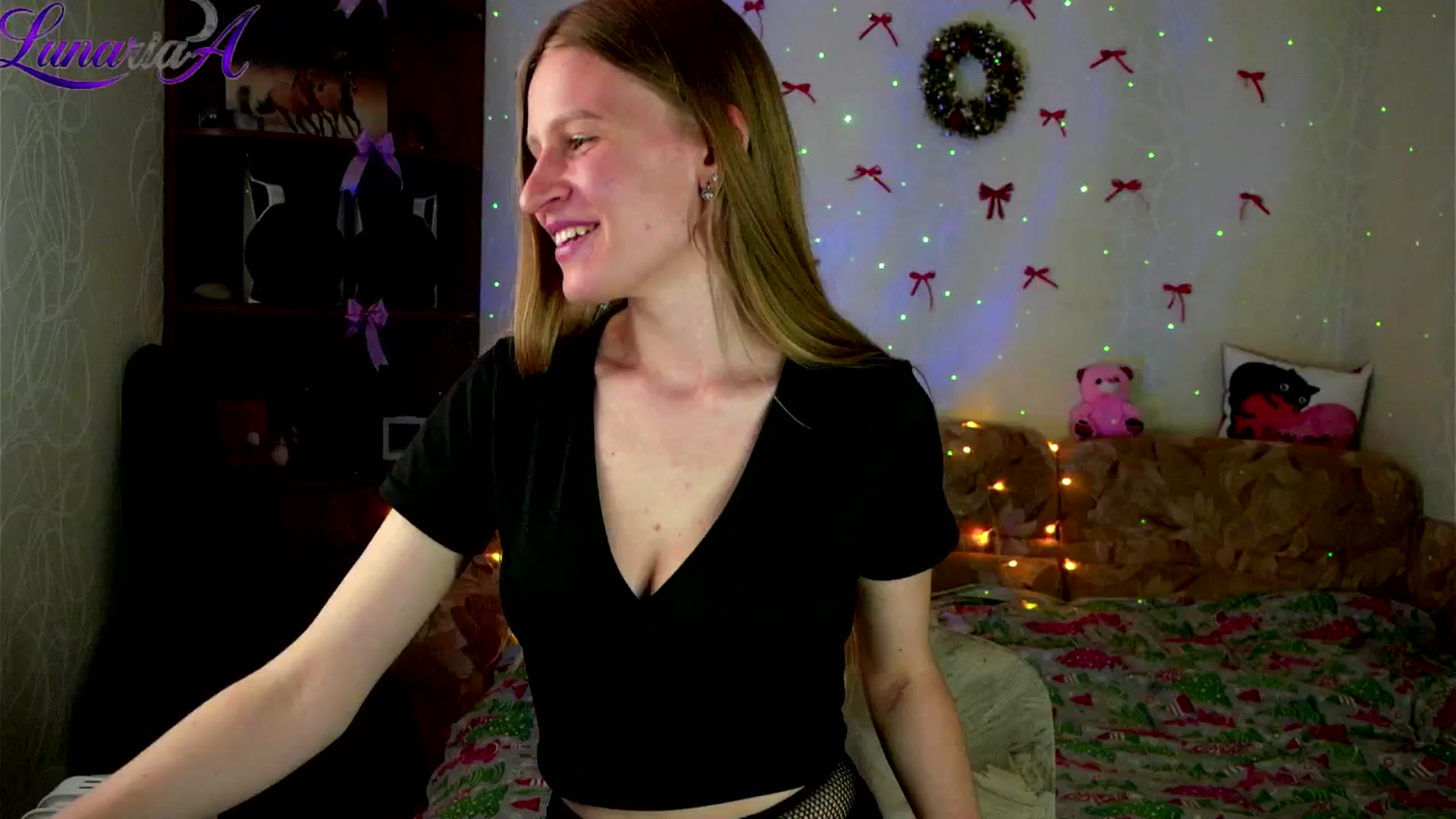 Gallery image thumbnail from Lunaria_a's myfreecams stream on, 04/29/2026, 11:06 image 5 of 20