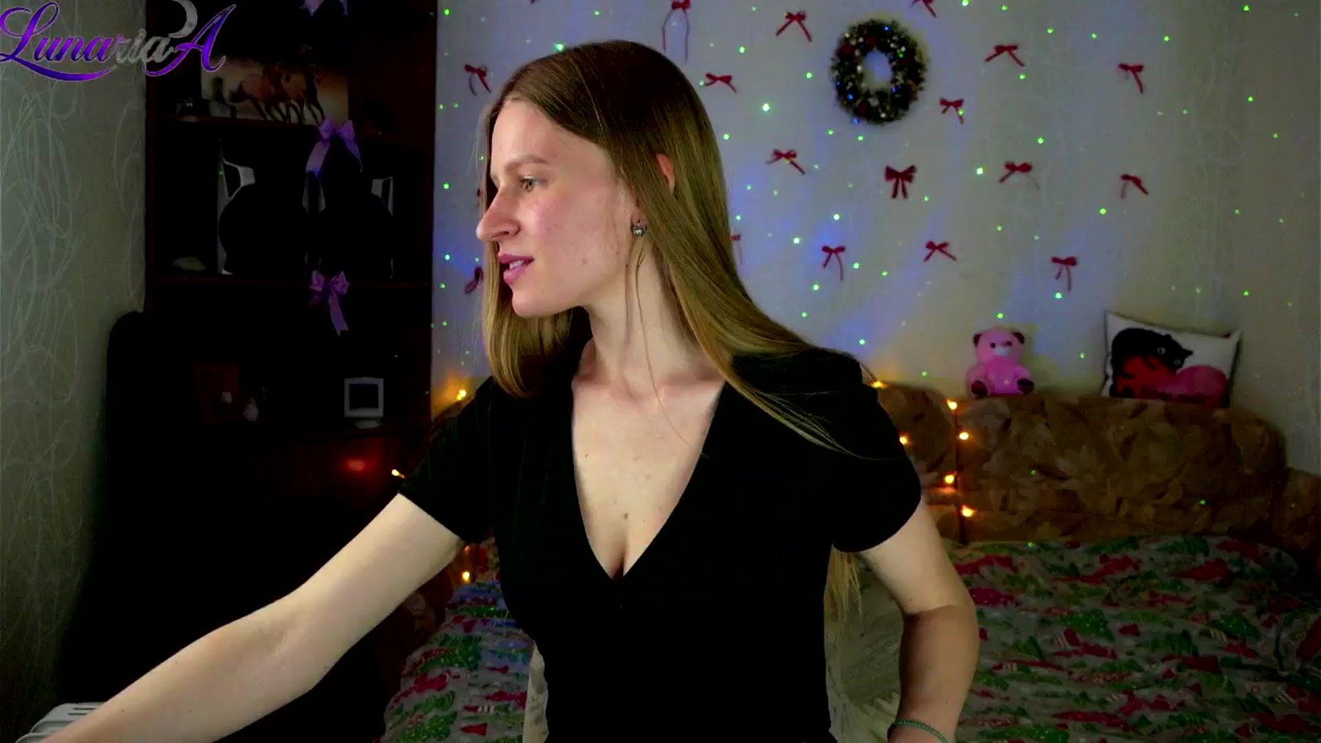 Gallery image thumbnail from Lunaria_a's myfreecams stream on, 04/29/2026, 11:06 image 3 of 20
