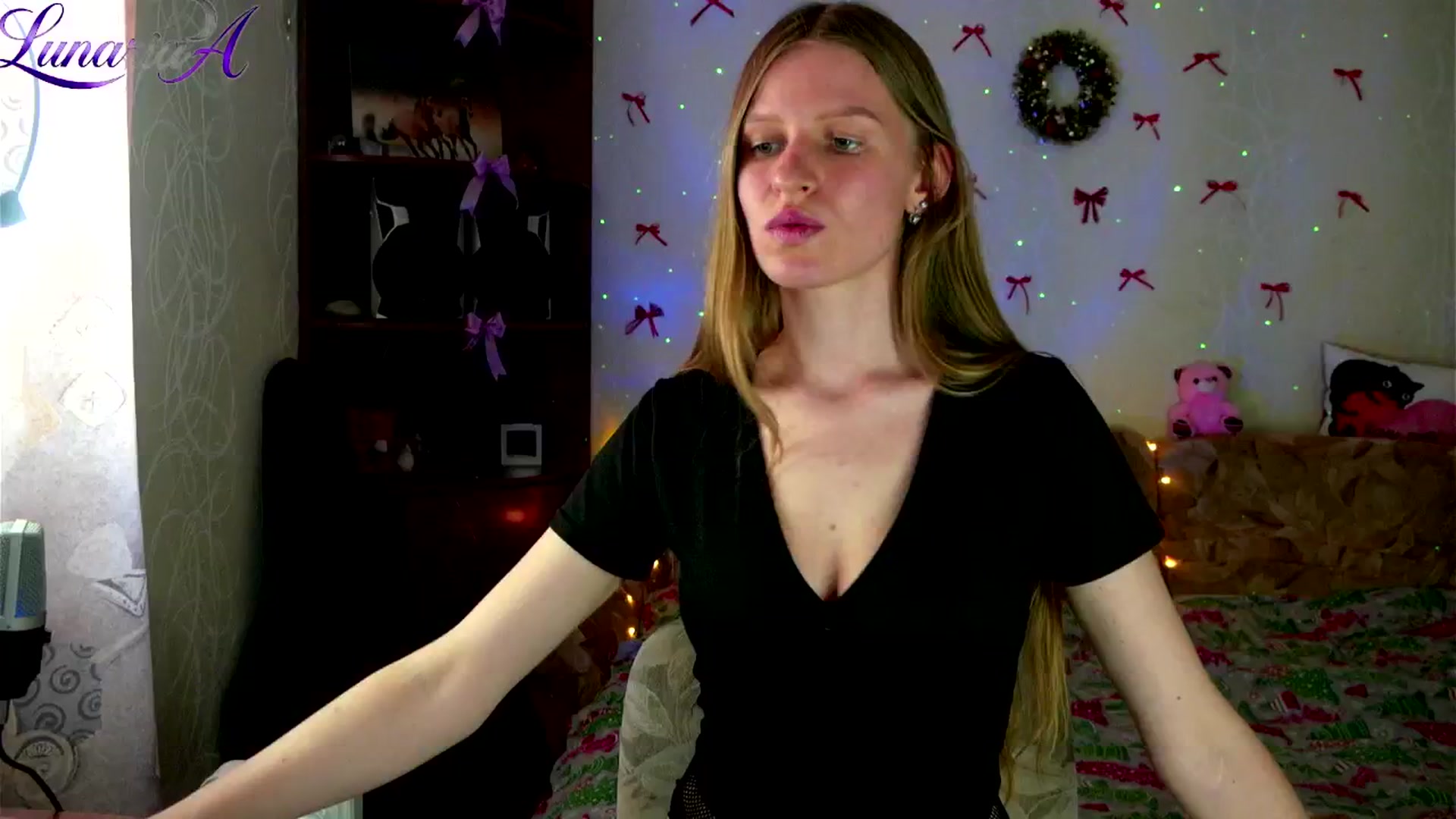 Gallery image thumbnail from Lunaria_a's myfreecams stream on, 04/29/2026, 11:06 image 9 of 20