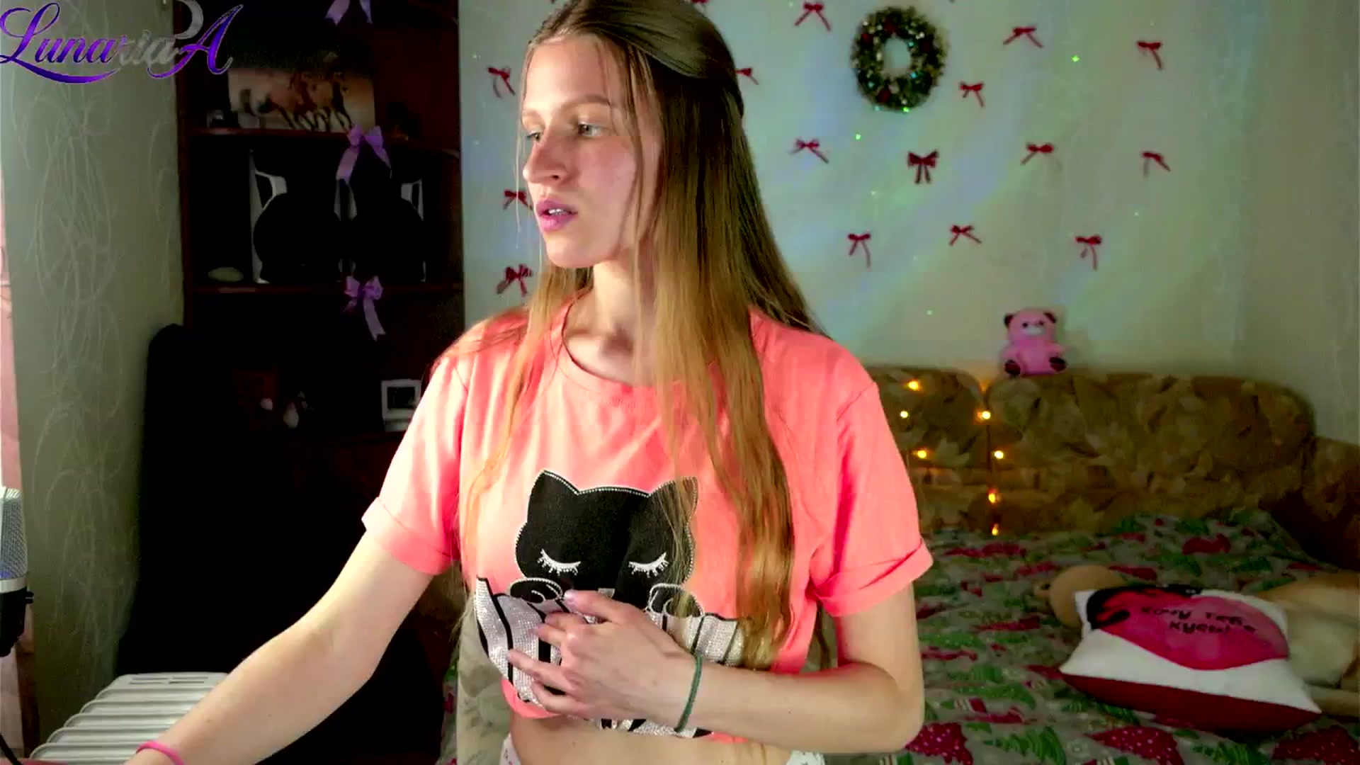 Gallery image thumbnail from Lunaria_a's myfreecams stream on, 04/30/2026, 12:28 image 10 of 20
