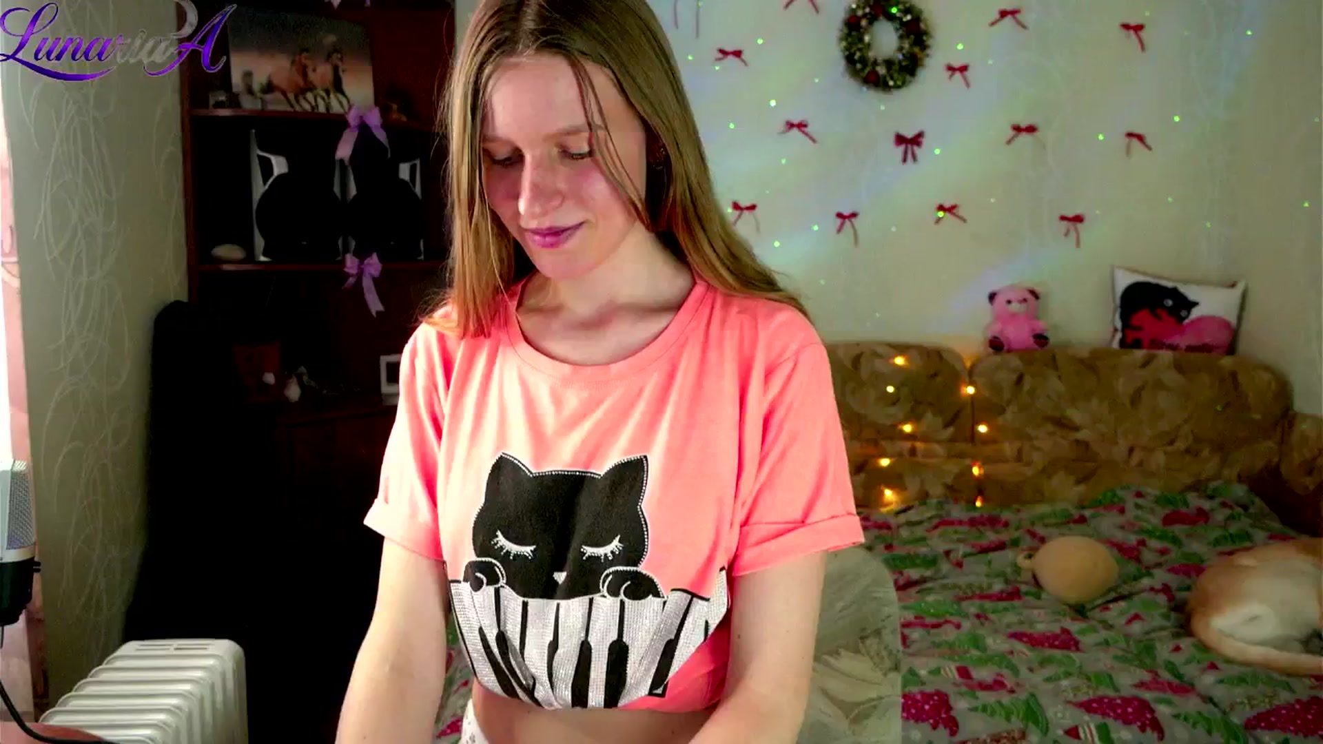 Gallery image thumbnail from Lunaria_a's myfreecams stream on, 04/30/2026, 12:28 image 1 of 20