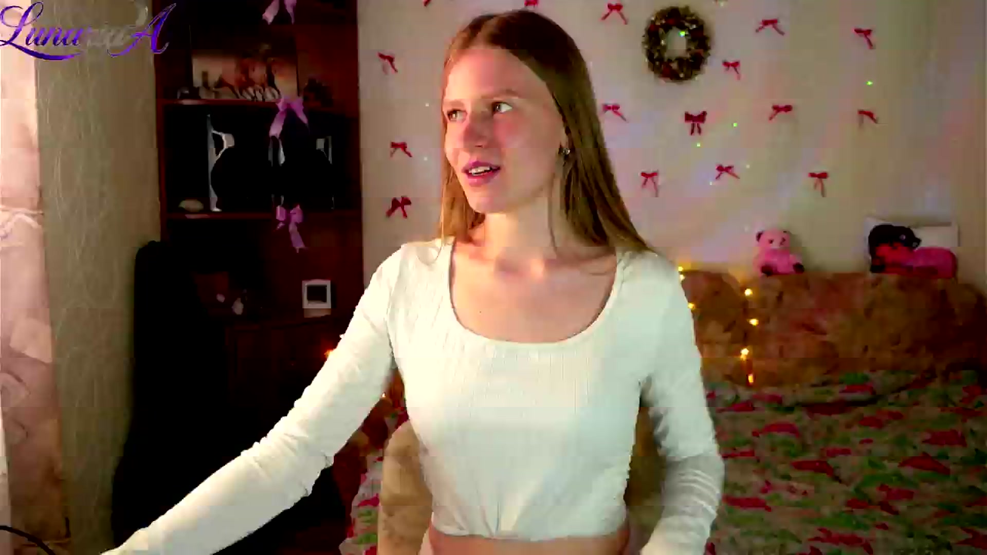 Gallery image thumbnail from Lunaria_a's myfreecams stream on, 05/01/2026, 09:03 image 5 of 20