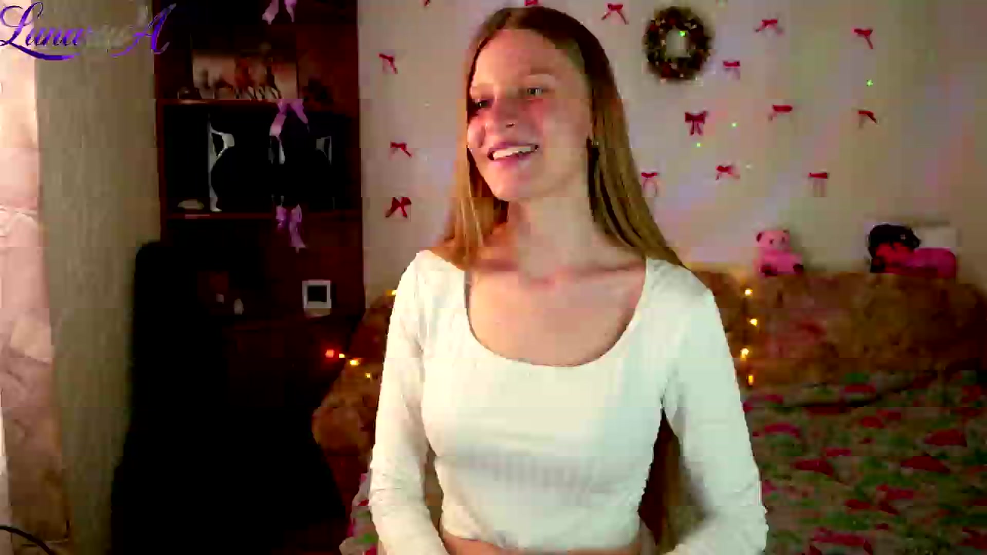 Gallery image thumbnail from Lunaria_a's myfreecams stream on, 05/01/2026, 09:03 image 8 of 20