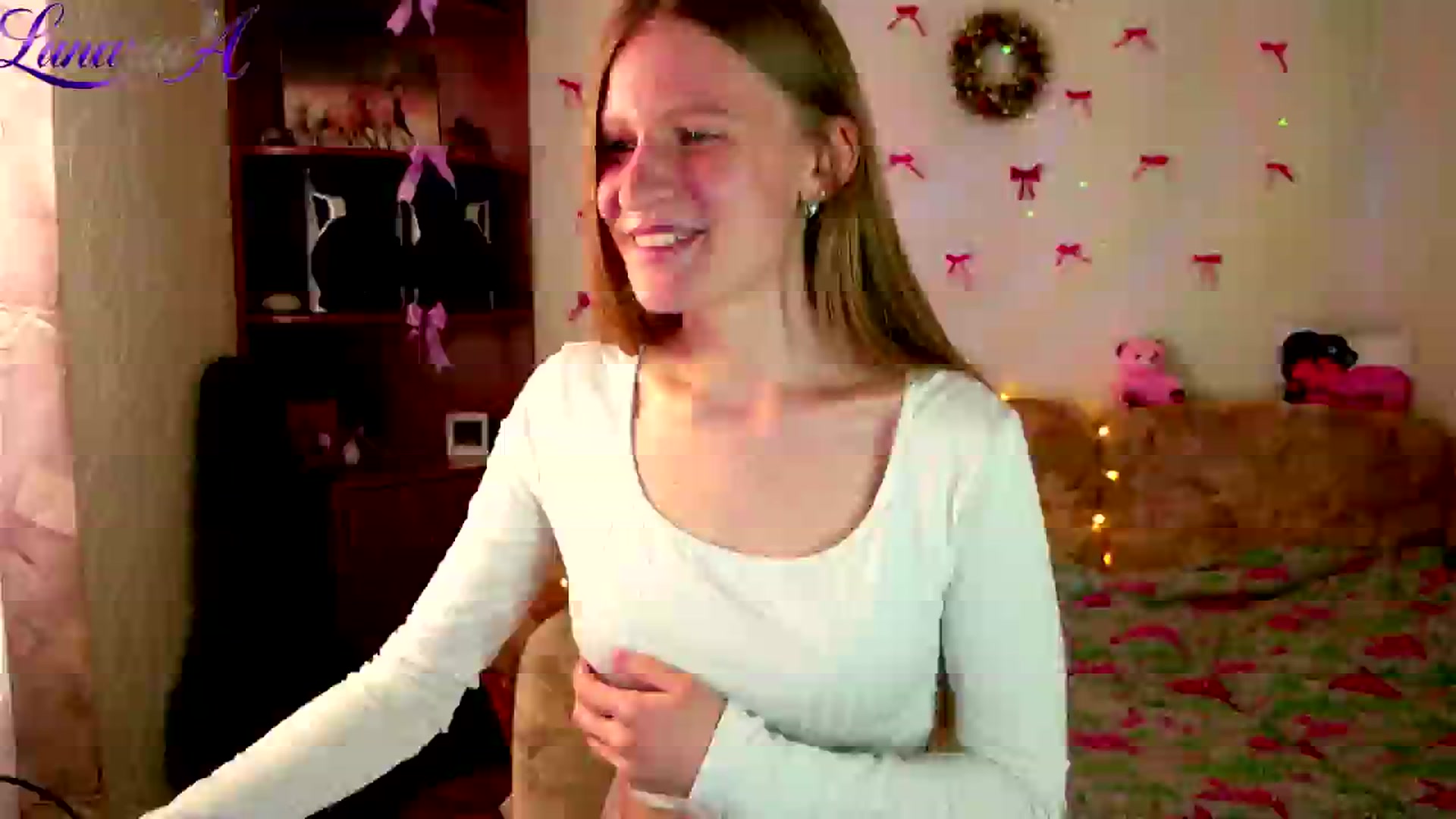 Gallery image thumbnail from Lunaria_a's myfreecams stream on, 05/01/2026, 09:03 image 3 of 20