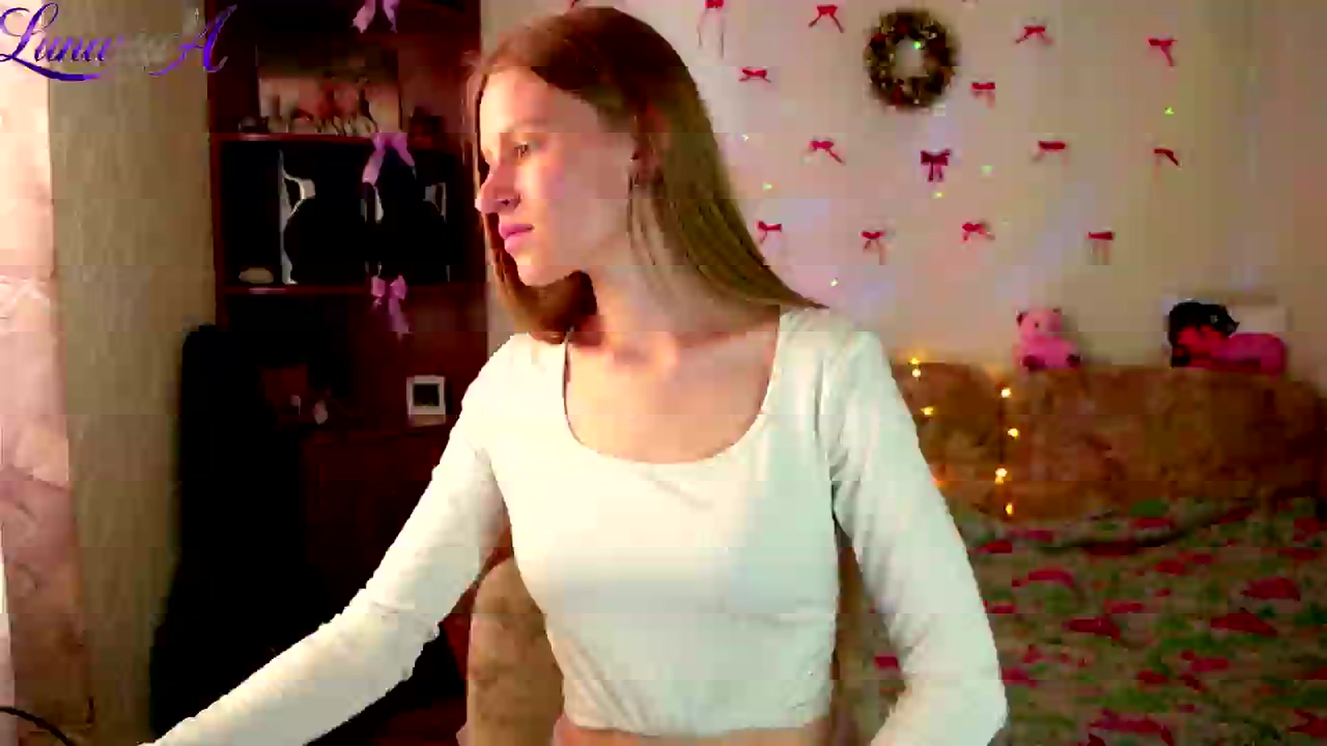 Gallery image thumbnail from Lunaria_a's myfreecams stream on, 05/01/2026, 09:03 image 4 of 20