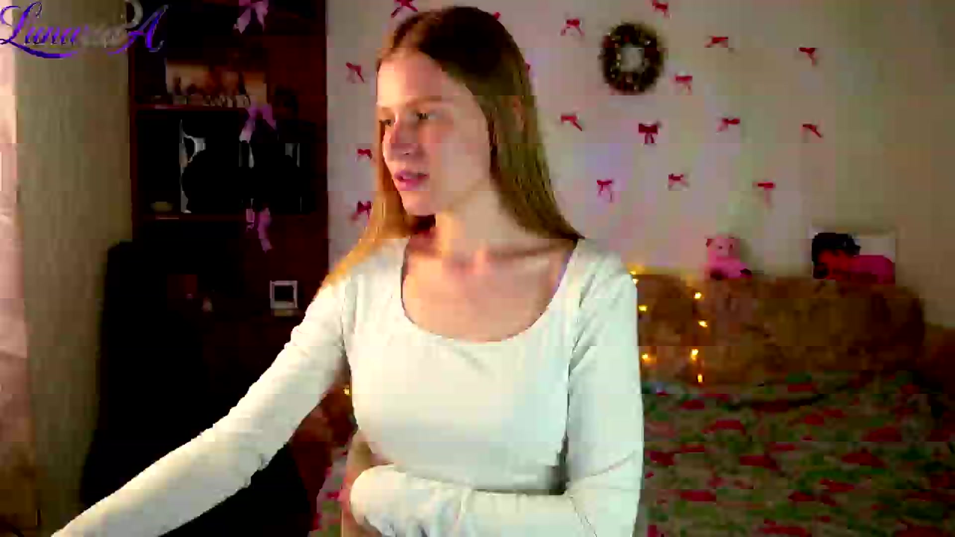Gallery image thumbnail from Lunaria_a's myfreecams stream on, 05/01/2026, 09:54 image 2 of 20