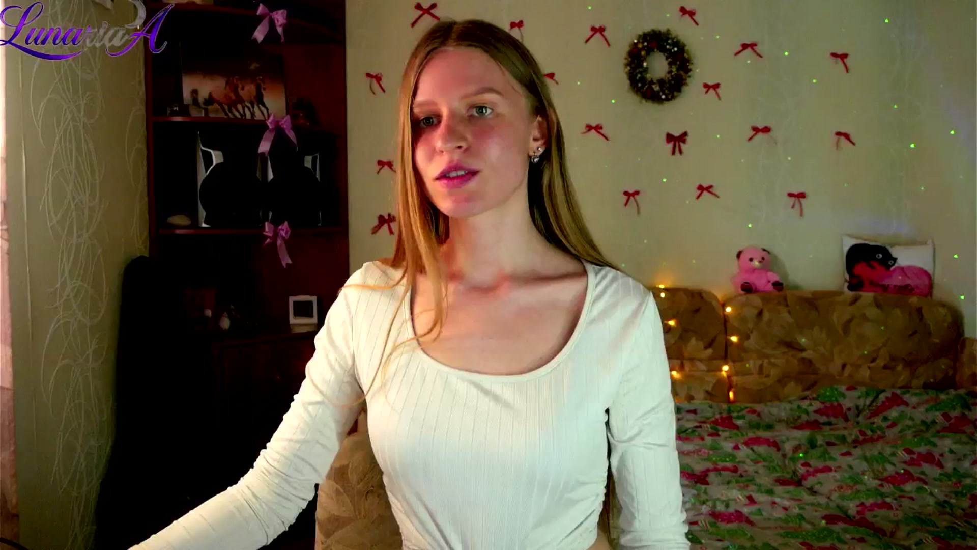 Gallery image thumbnail from Lunaria_a's myfreecams stream on, 05/01/2026, 11:23 image 11 of 20